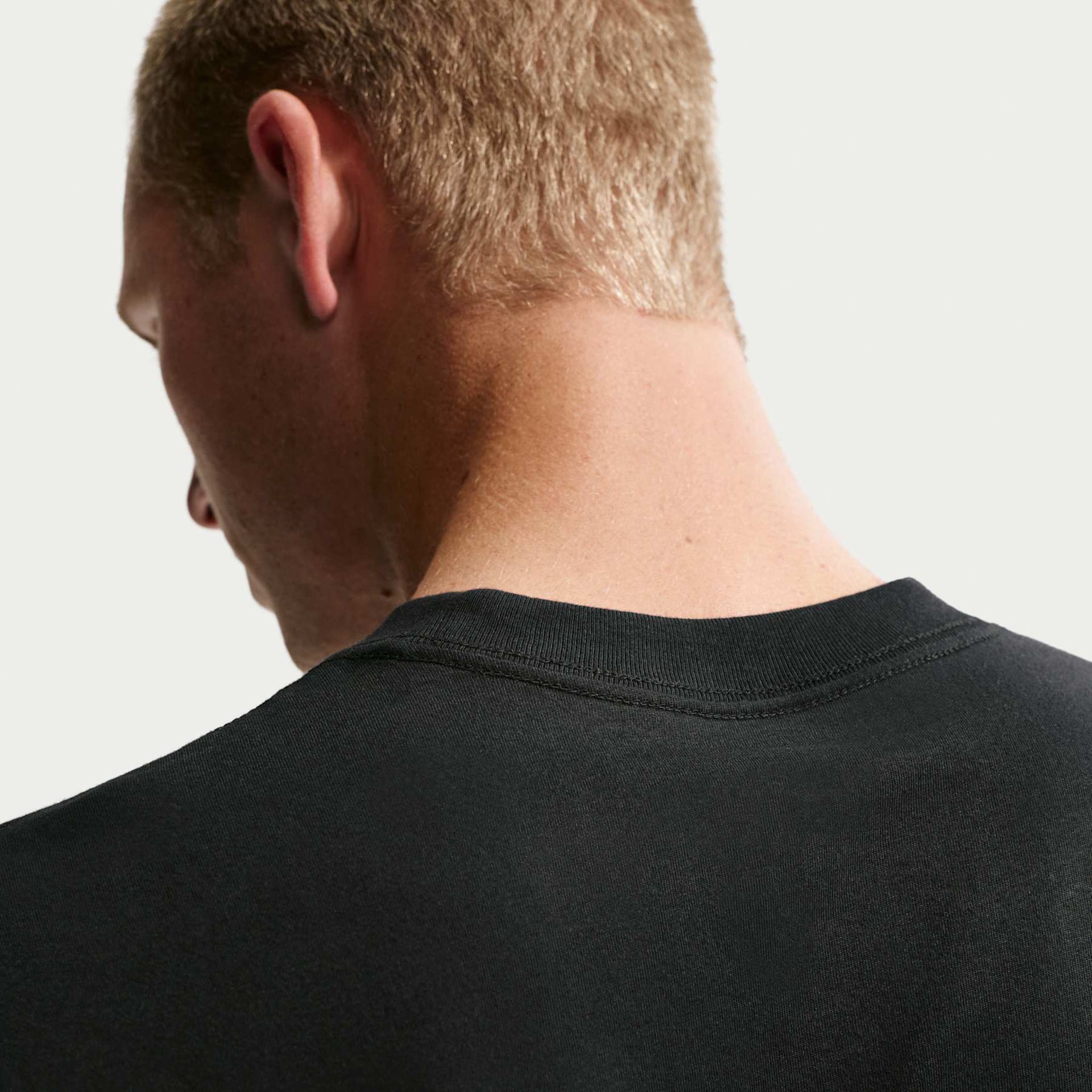 Camiseta Nike Sportswear Loose Unissex - Foto 2