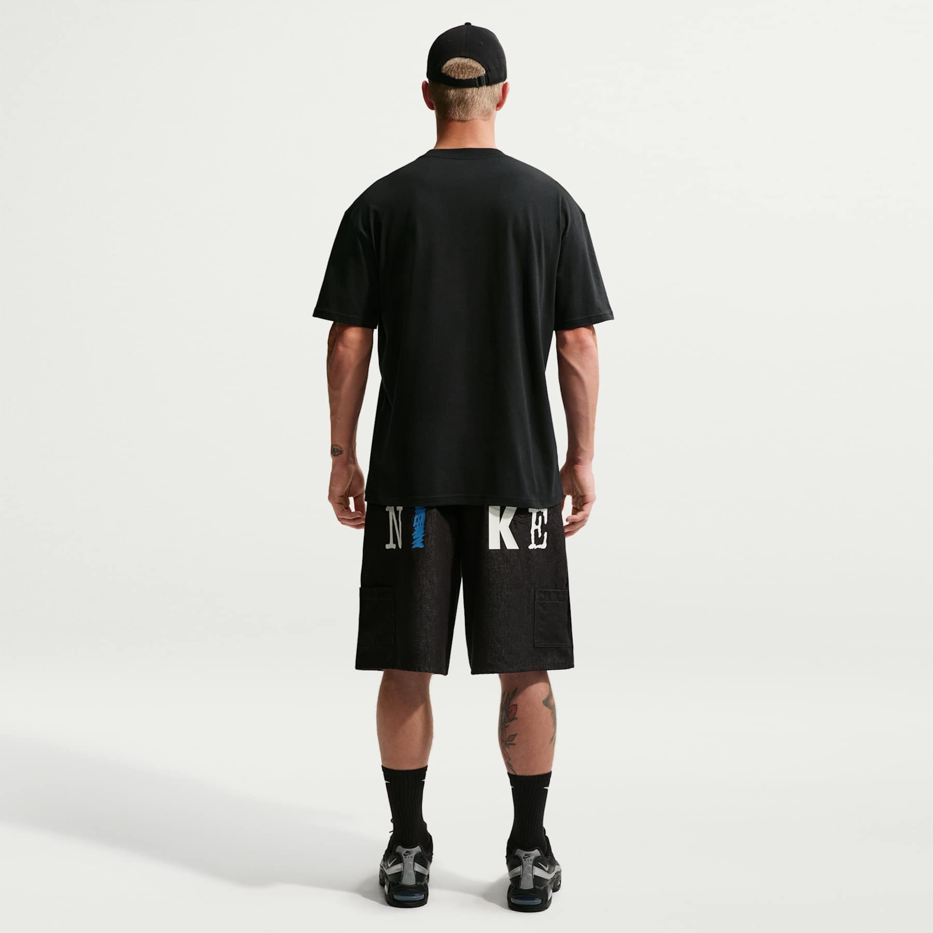 Camiseta Nike Sportswear Loose Unissex - Foto 5