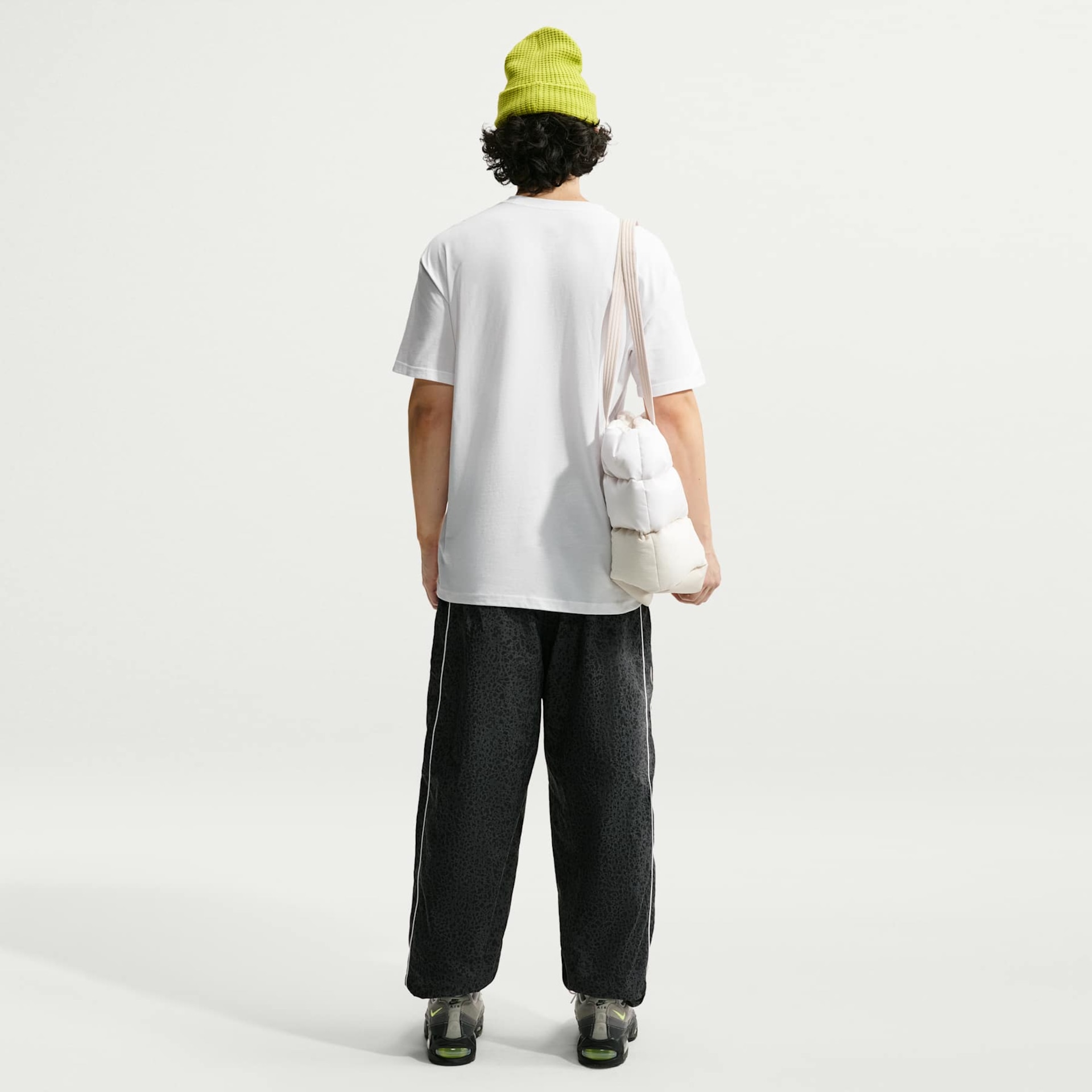 Camiseta Nike Sportswear Air AM Plus Masculina - Foto 5
