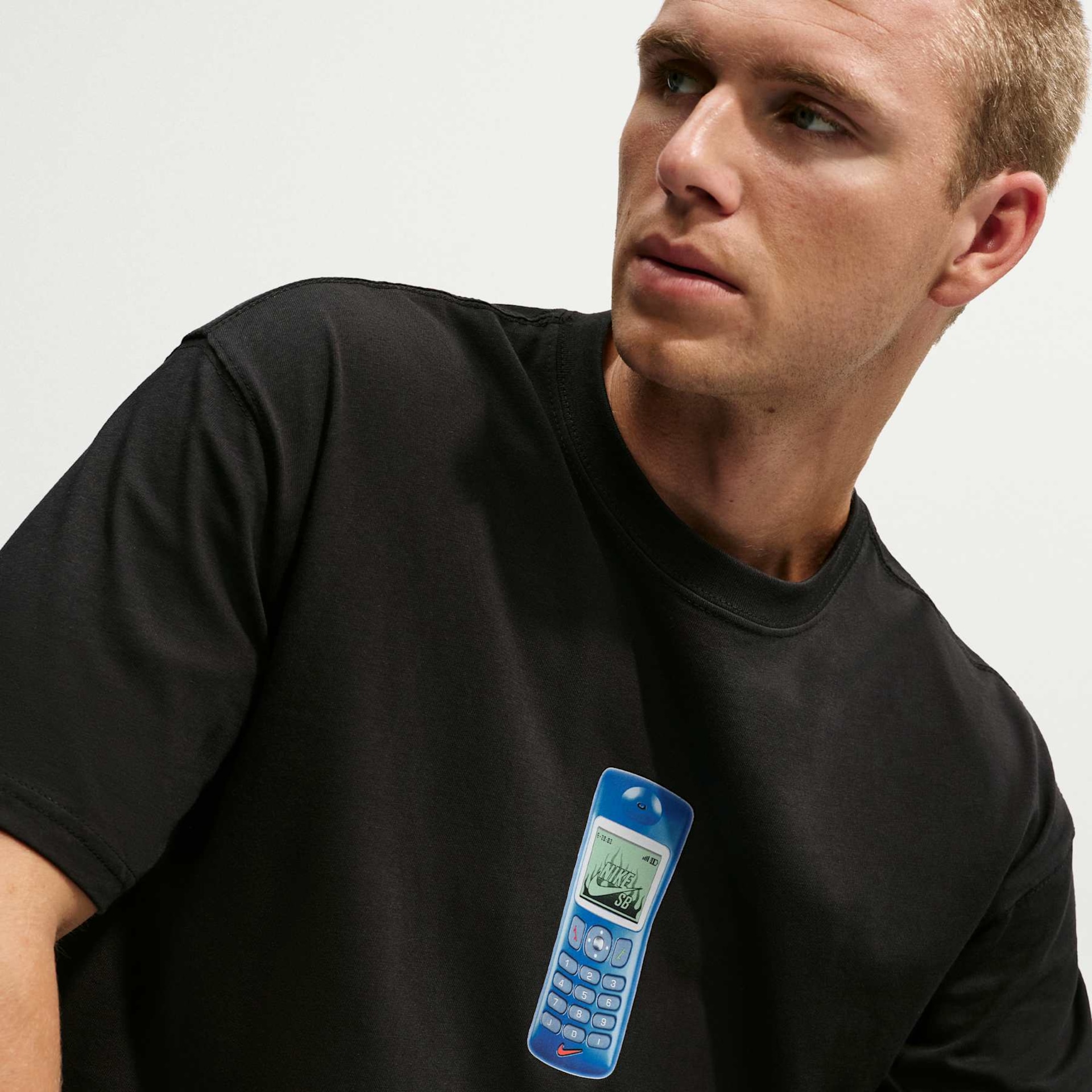 Camiseta Nike SB Phone Unissex - Foto 3