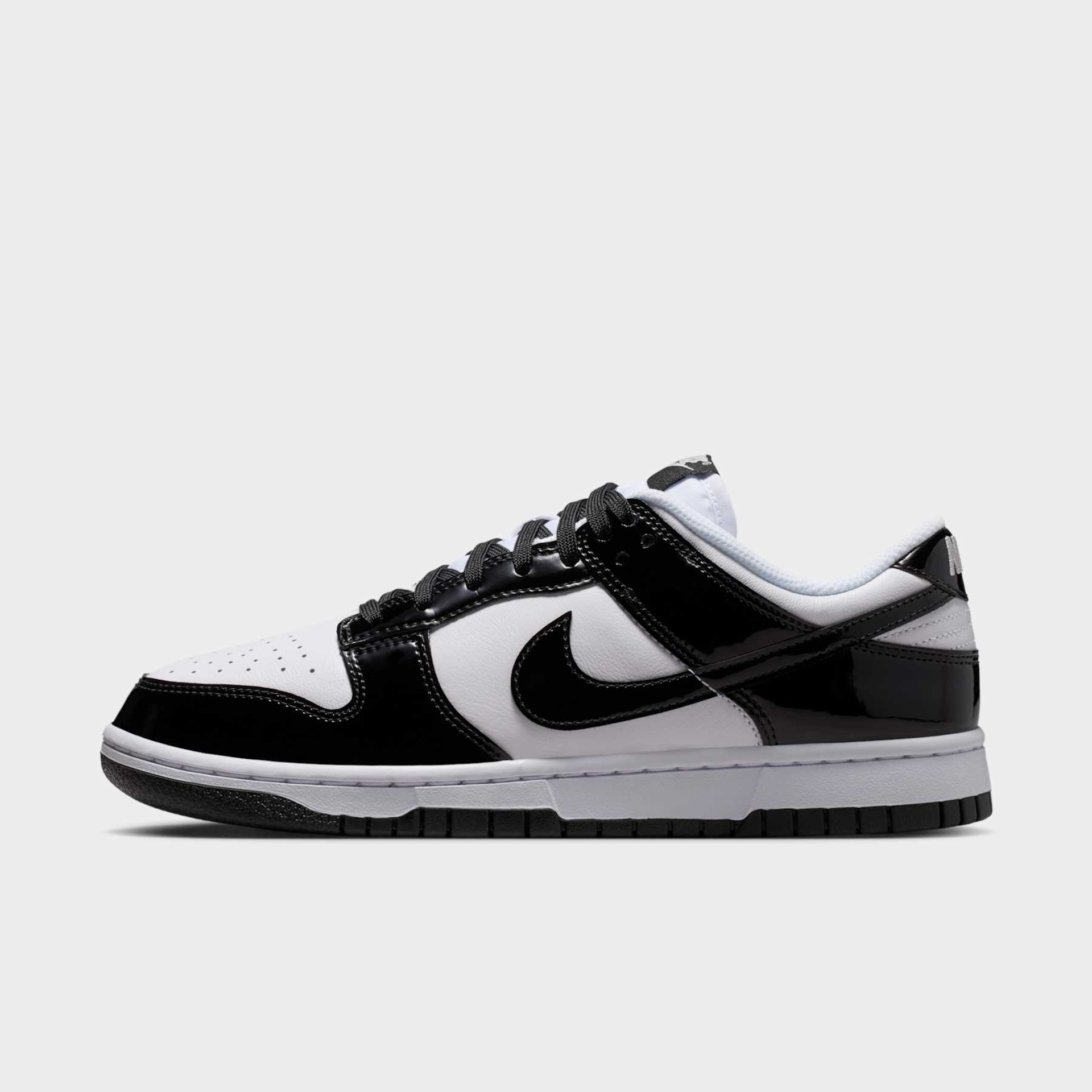 Tênis Nike Dunk Low SE Feminino - Foto 1