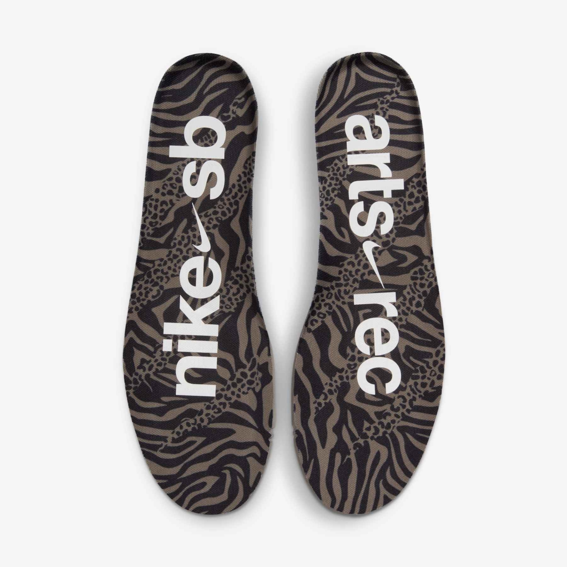  Nike SB Dunk Low Pro x Arts-Rec Skateshop - Foto 9