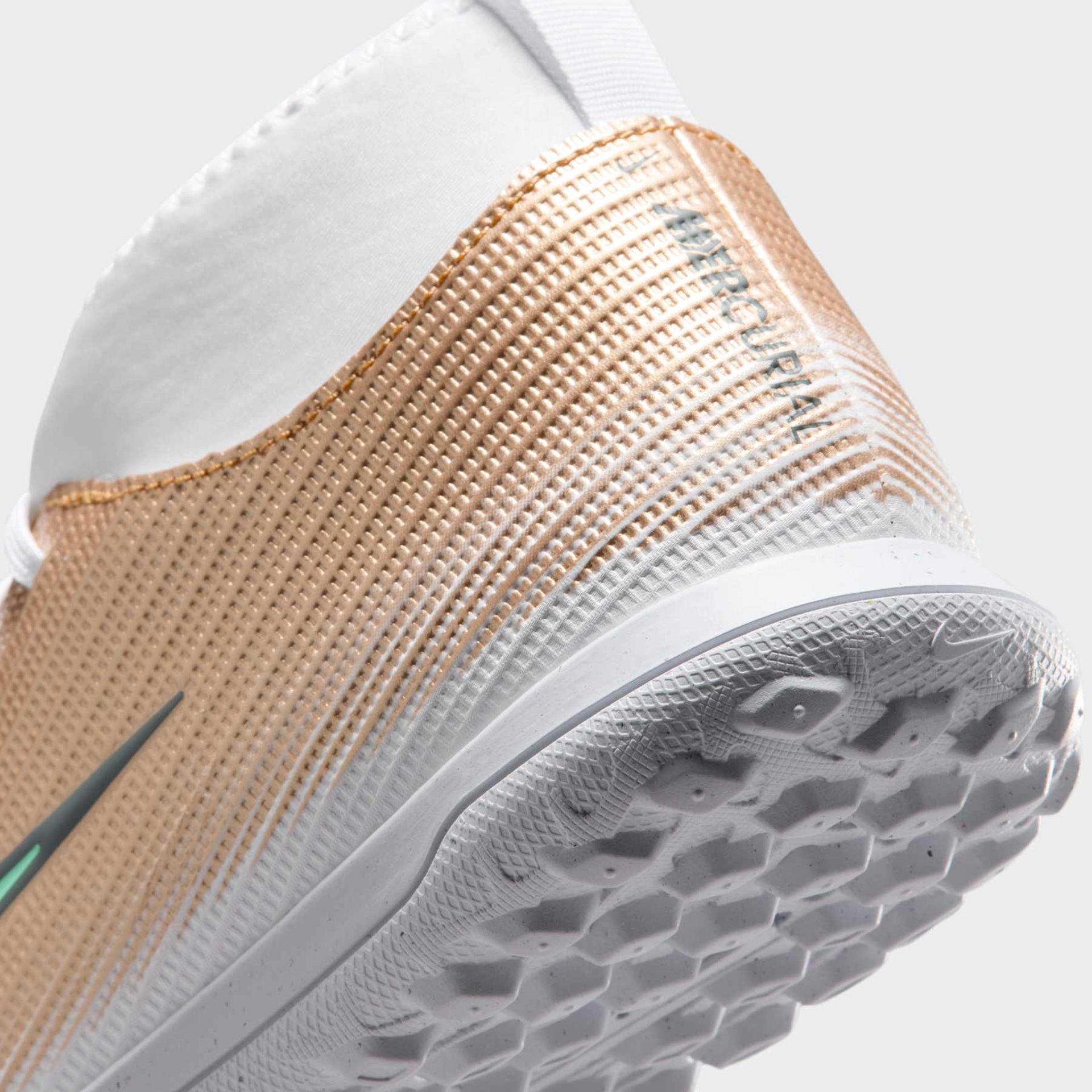 Chuteira Society Kylian Mbappé Nike Mercurial Superfly 11 Club Infantil - Foto 8