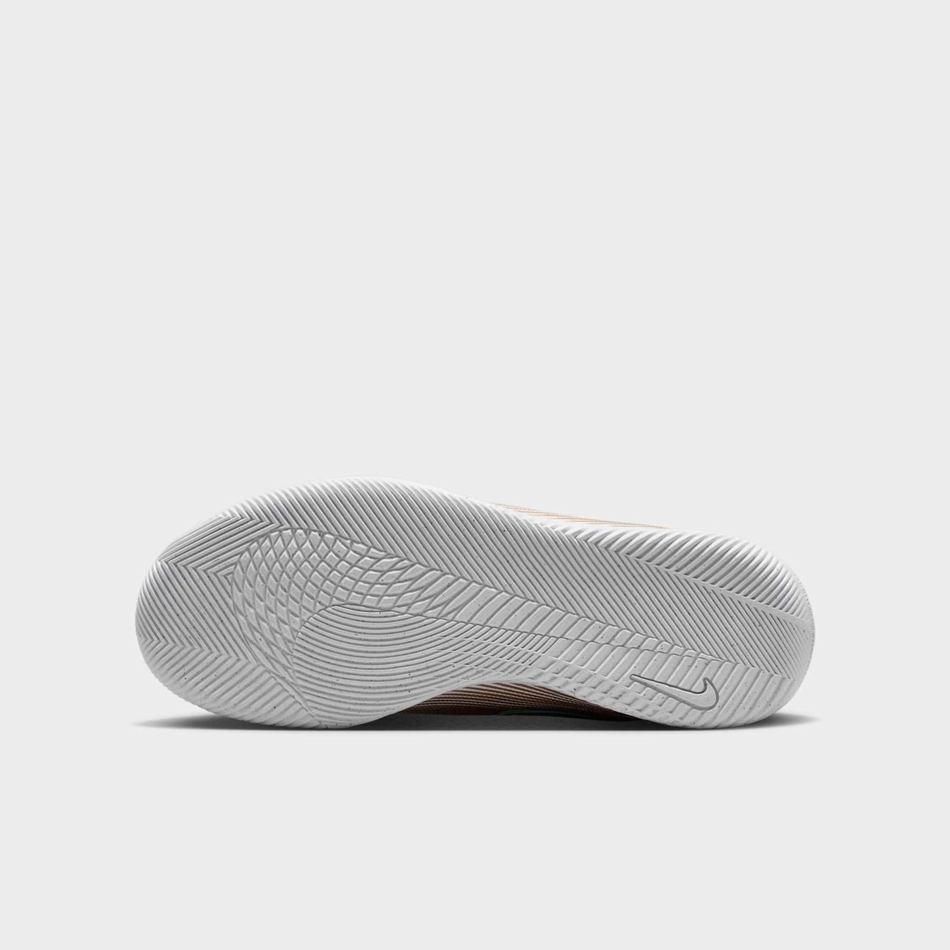 Chuteira Futsal Kyllian Mbappé Nike Mercurial Superfly 11 Club Infantil - Foto 2