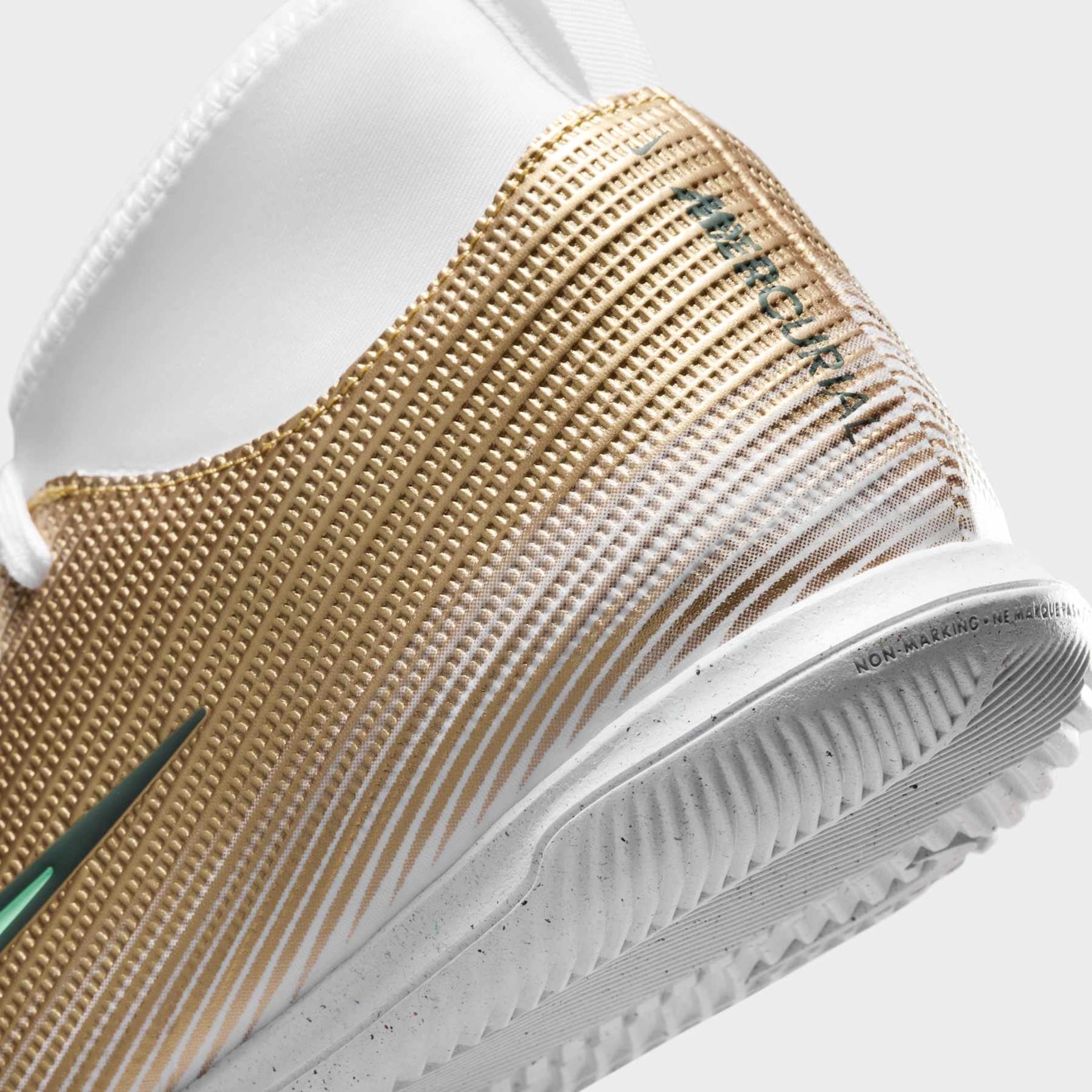 Chuteira Futsal Kyllian Mbappé Nike Mercurial Superfly 11 Club Infantil - Foto 8