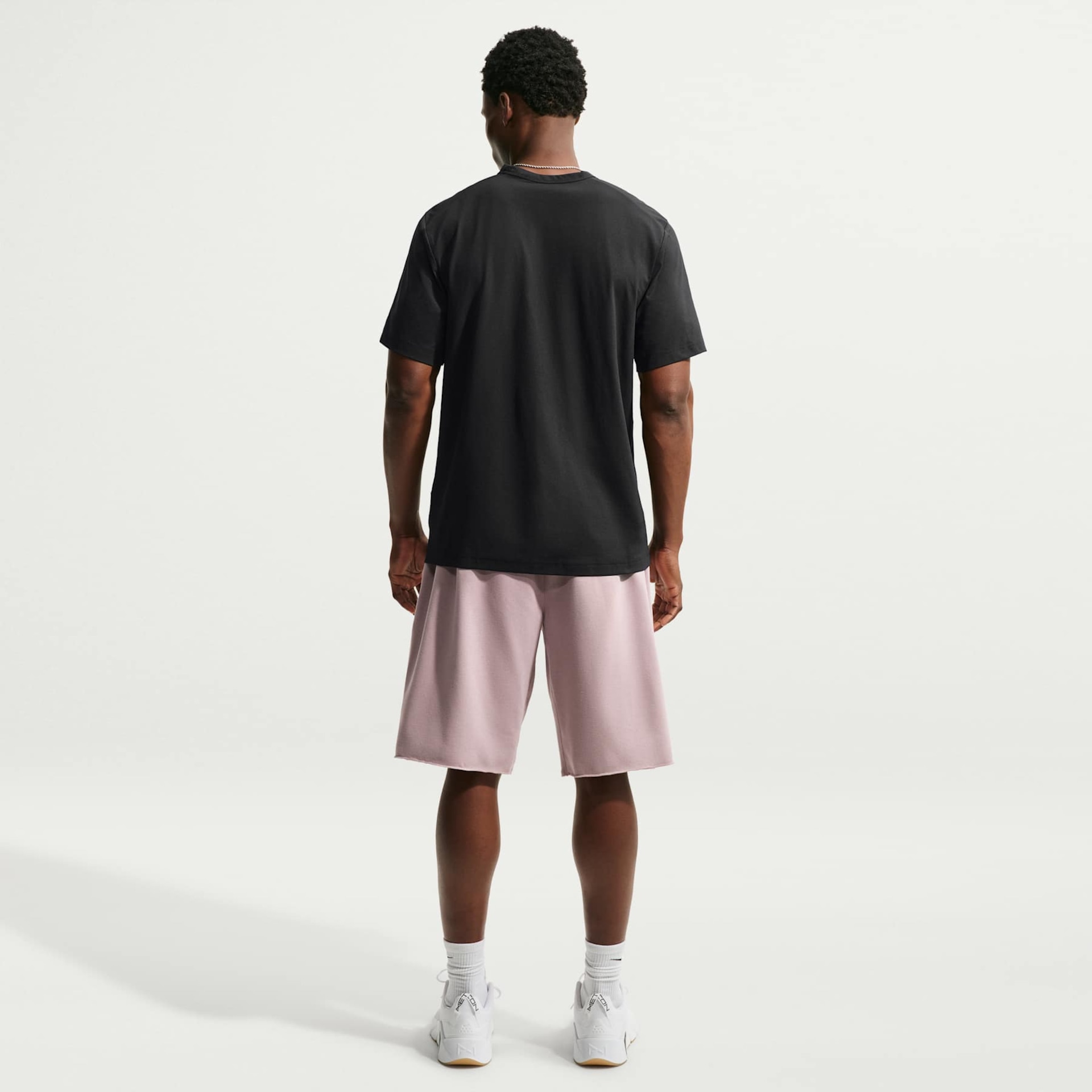 Camiseta Dri-FIT Nike UV Hyverse Field Graphic Masculina - Foto 5