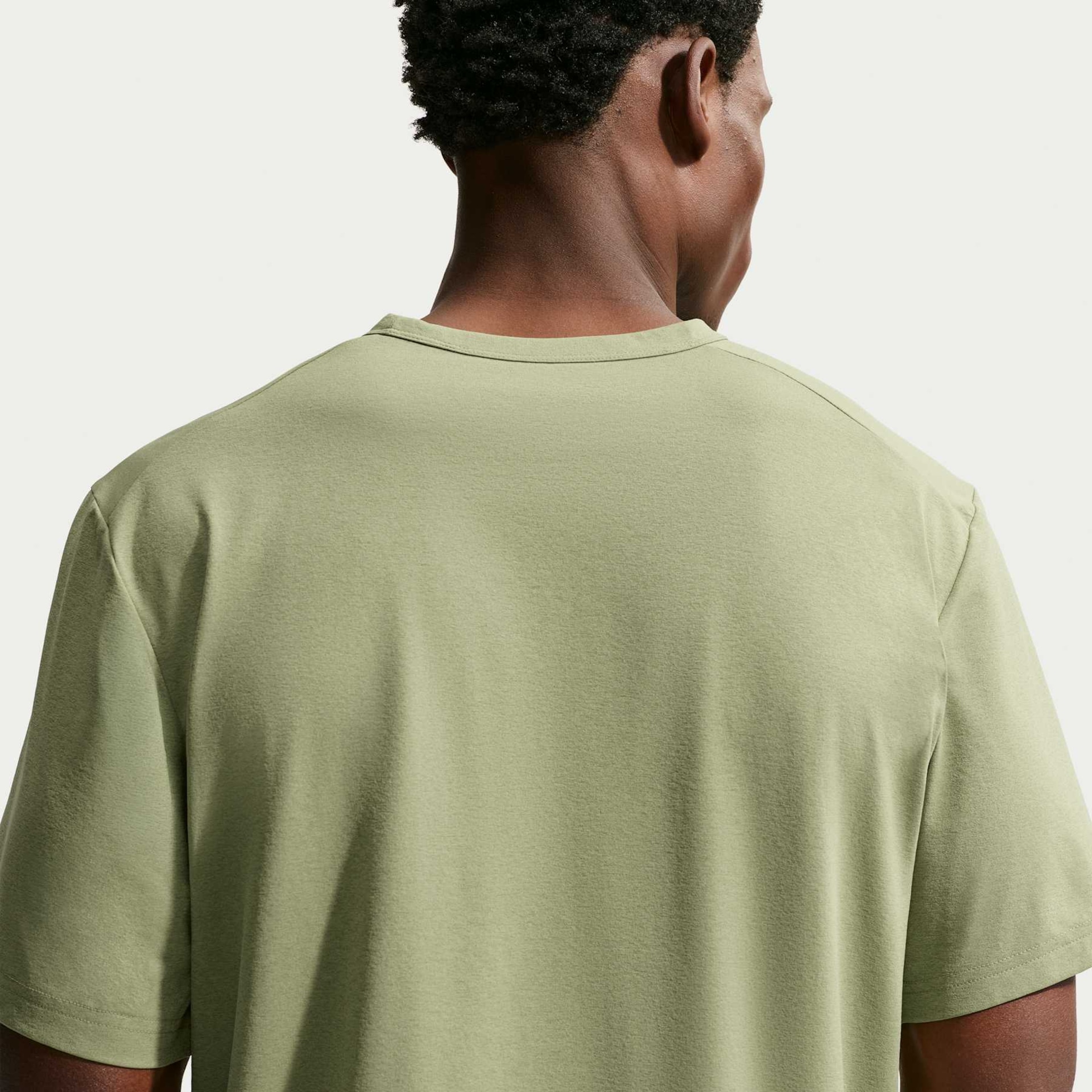 Camiseta Dri-FIT Nike UV Hyverse Field Graphic Masculina - Foto 2