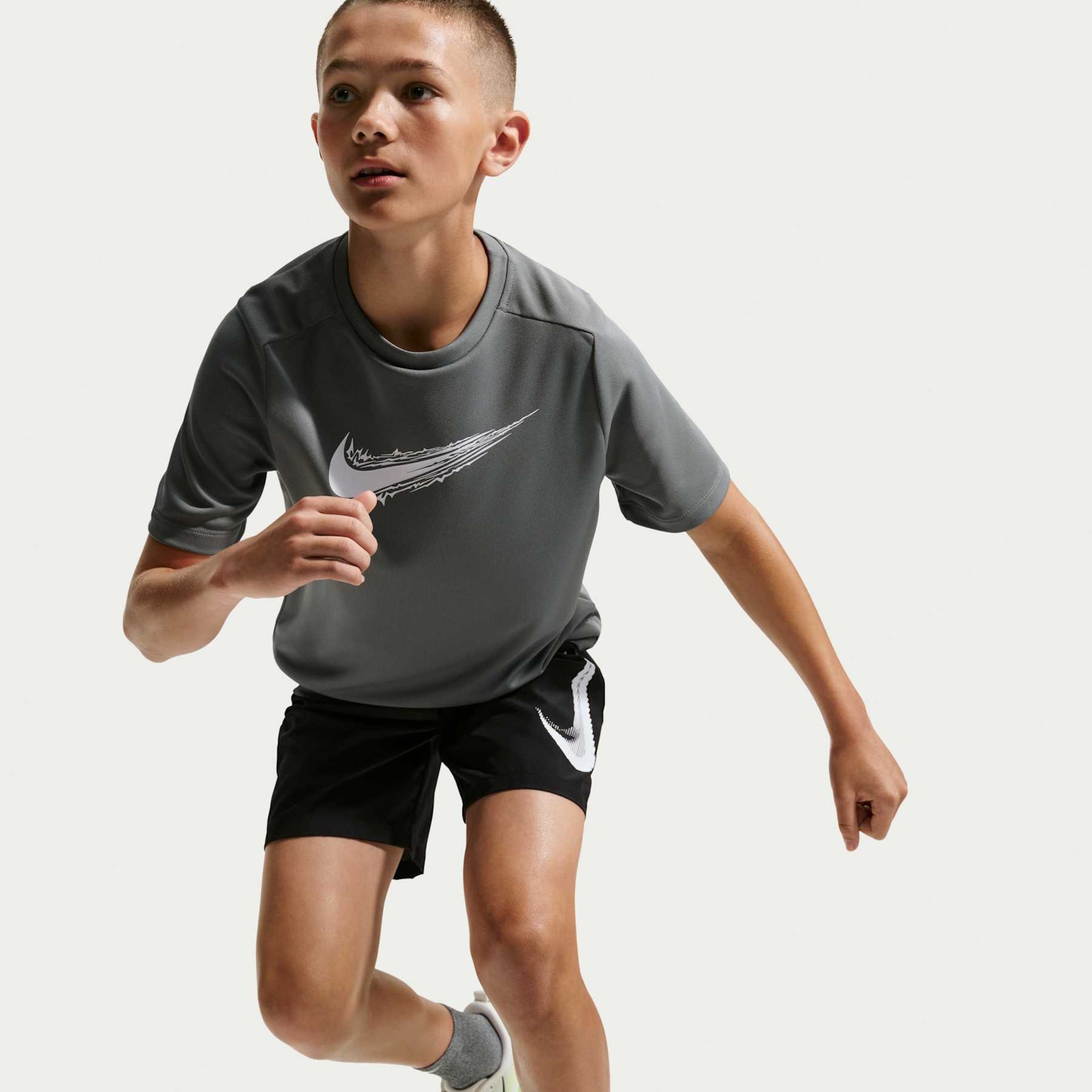 Short Nike Multi Refresh Infantil - Foto 4