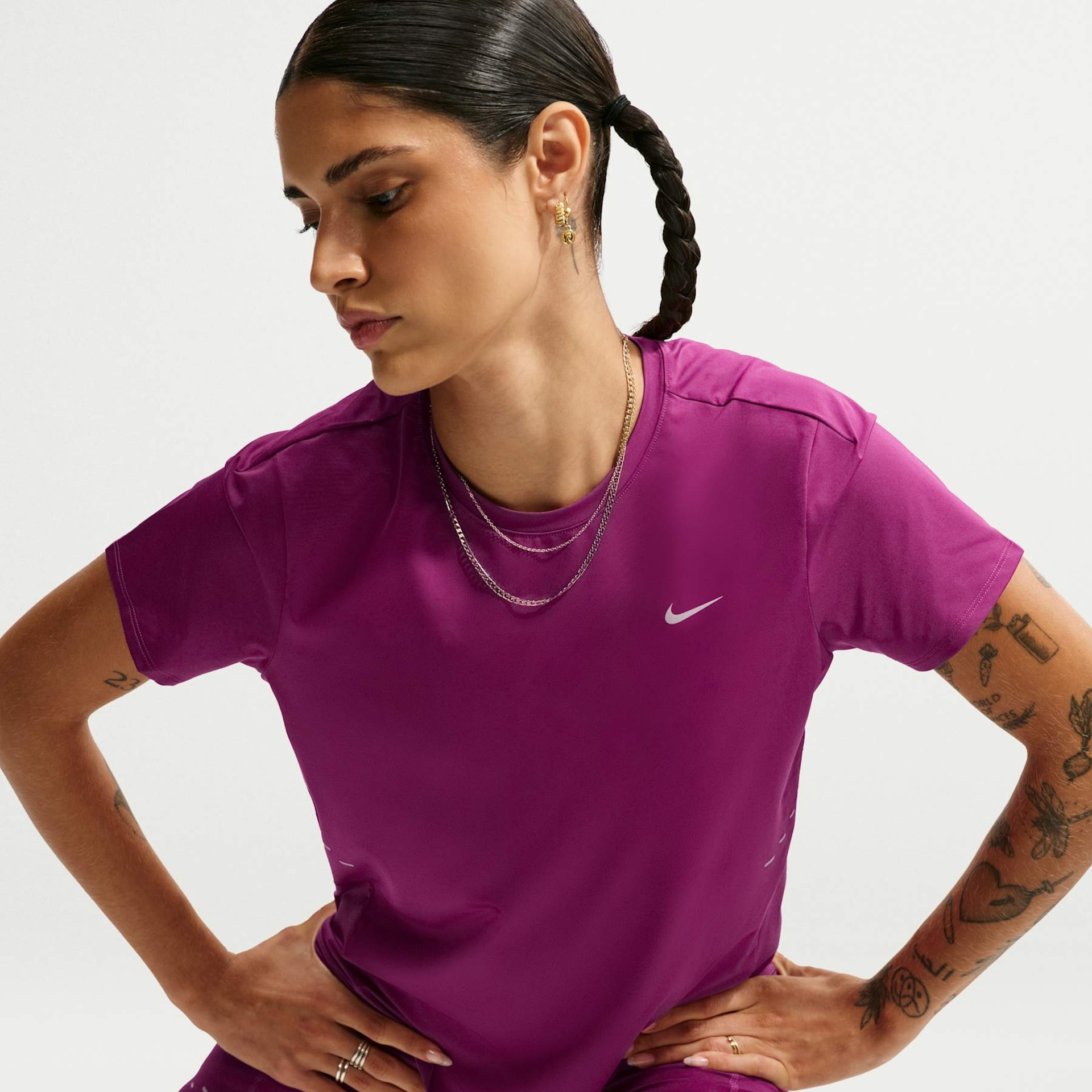 Camiseta Dri-FIT Nike Swift Feminina - Foto 3