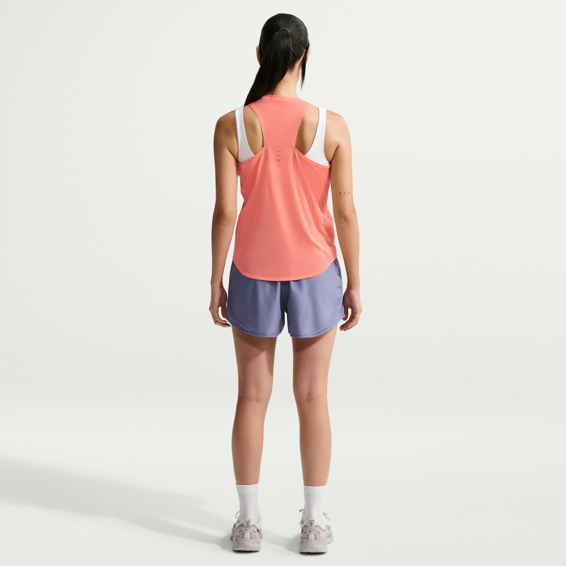 Regata Dri-FIT Nike Swift Feminina - Foto 5