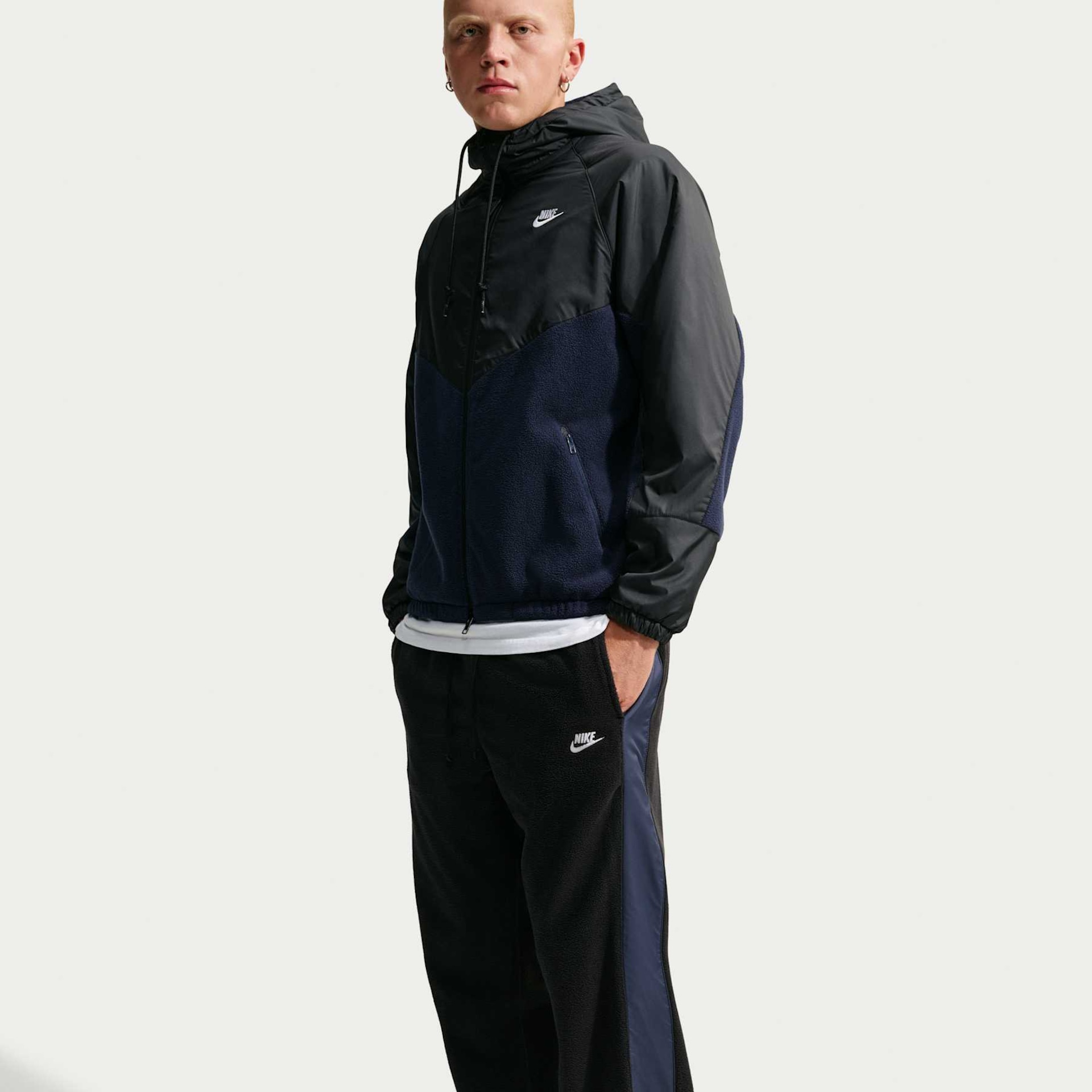 Calça Therma-FIT Nike Windrunner Winterized Masculina - Foto 4