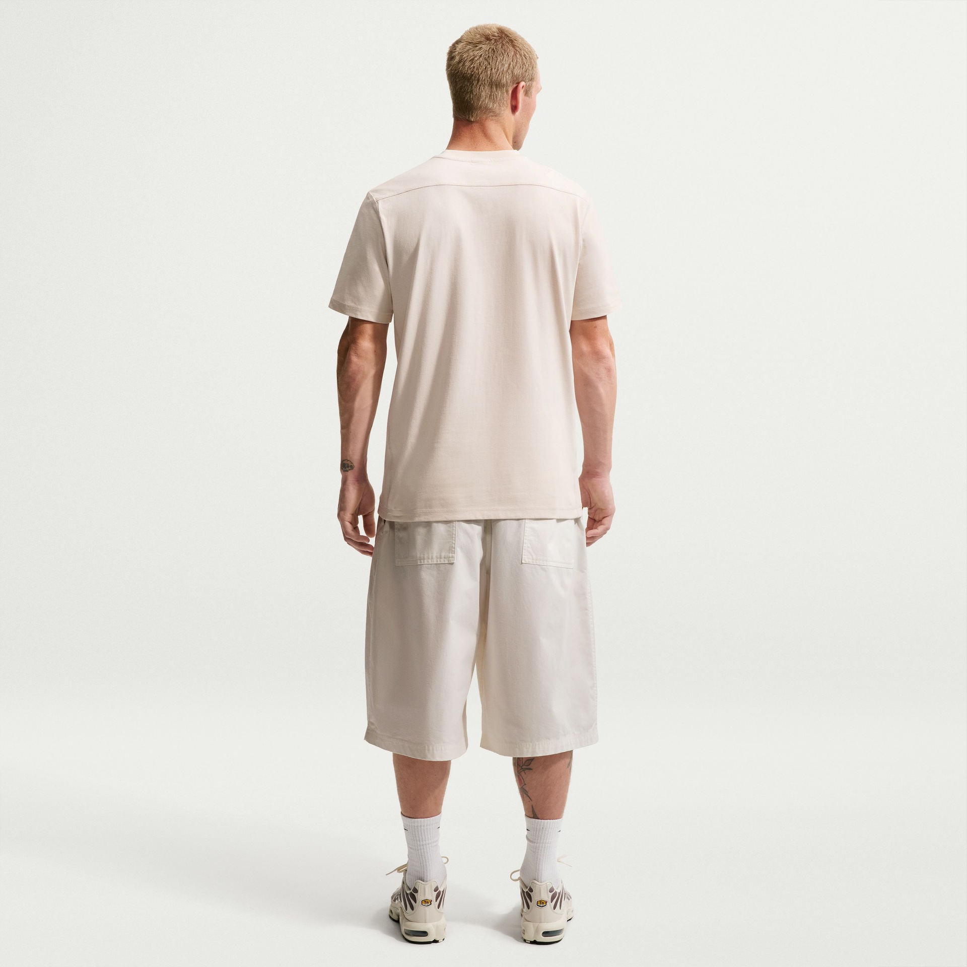 Camiseta Nike Club Varsity Lifestyle Masculina - Foto 5