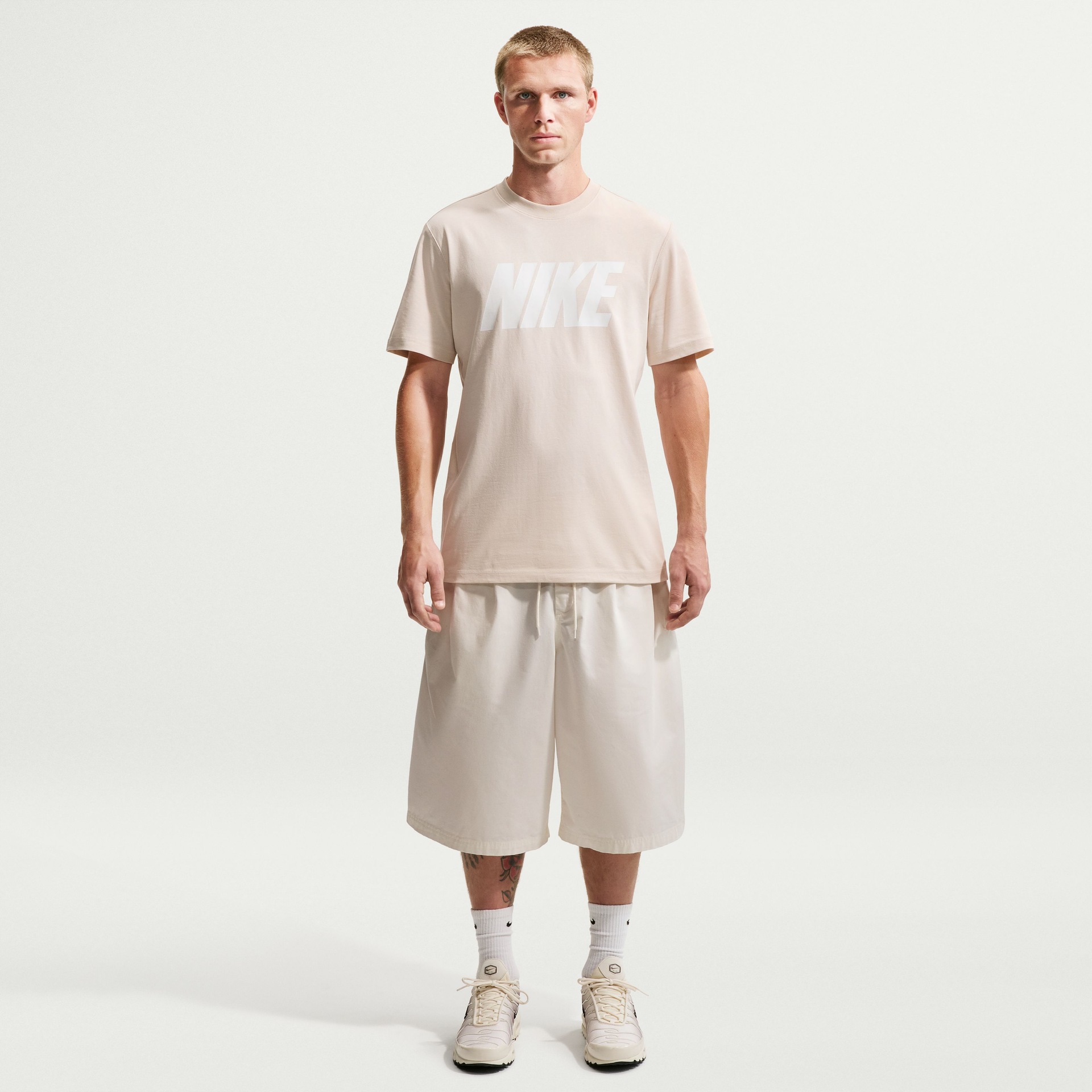 Camiseta Nike Club Varsity Lifestyle Masculina - Foto 3
