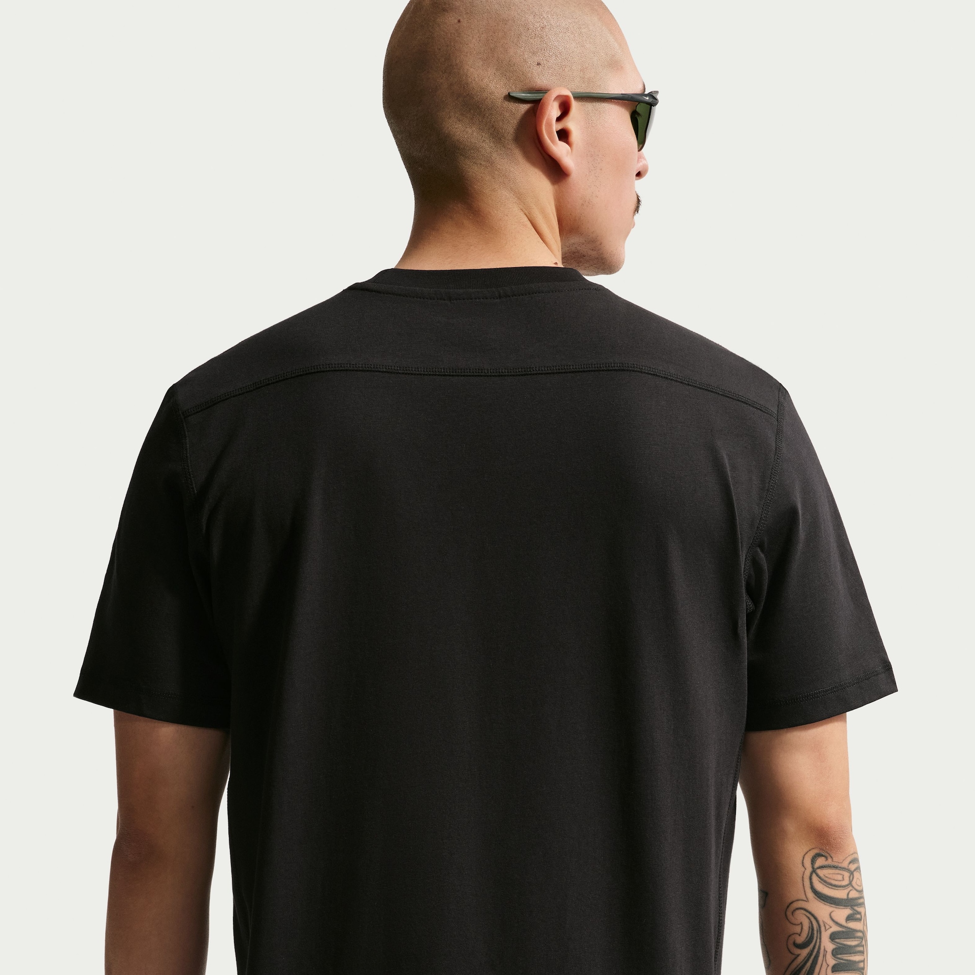 Camiseta Nike Club Varsity Lifestyle Masculina - Foto 4