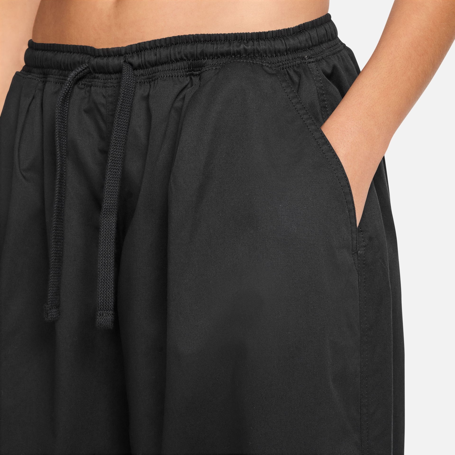 Calça Nike Street Utility Woven Oversized Feminina - Foto 2
