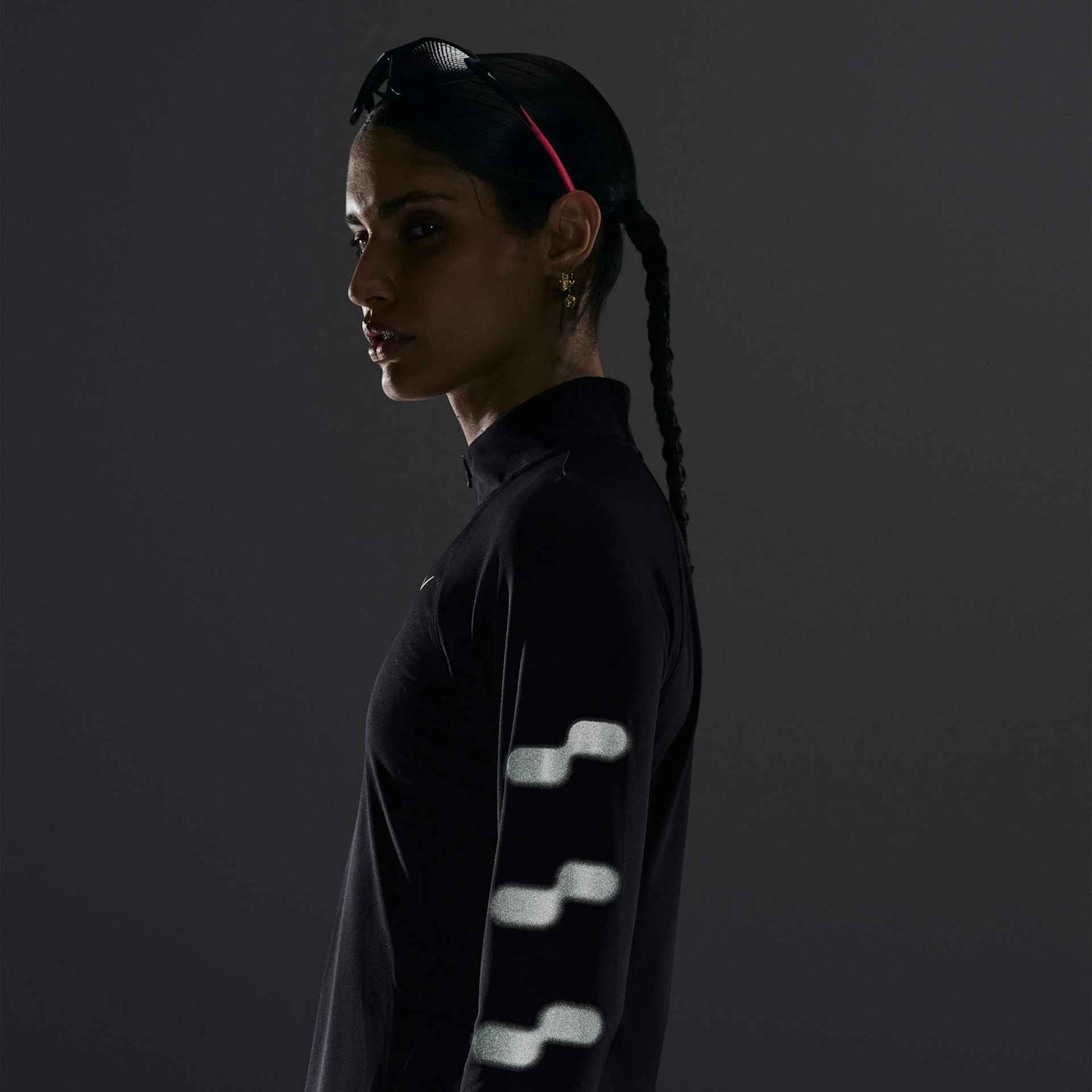 Camiseta Dri-FIT Manga Longa Nike Tempo Feminina - Foto 6