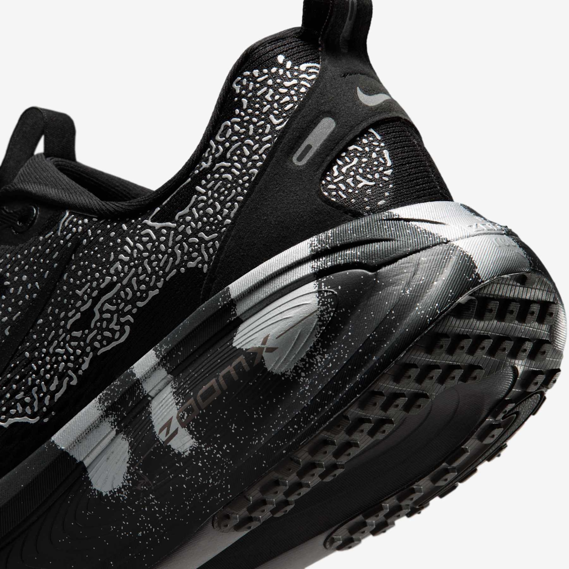 Tênis Nike Vomero 18 Masculino - Foto 8