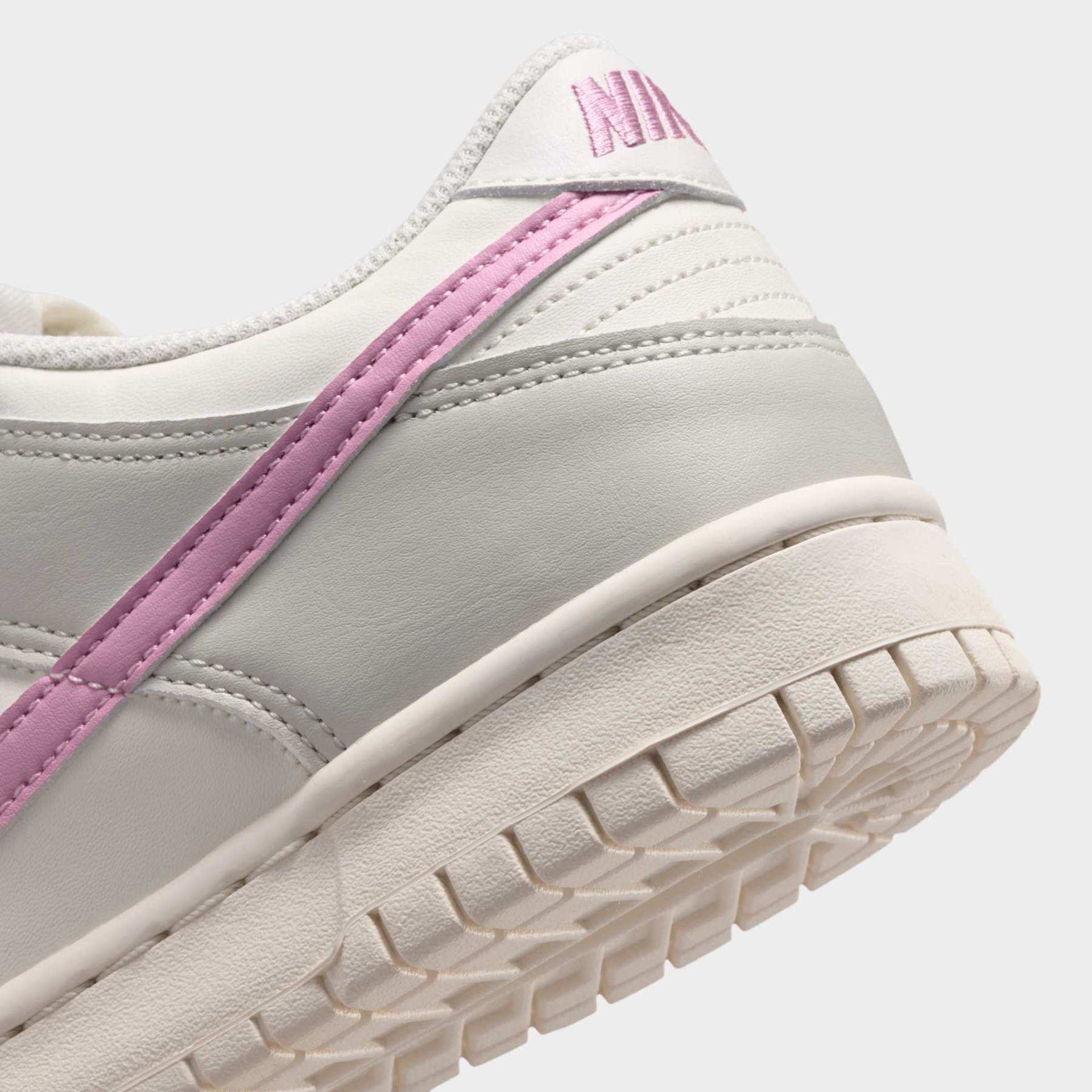 Tênis Nike Dunk Low Next Nature Infantil - Foto 8