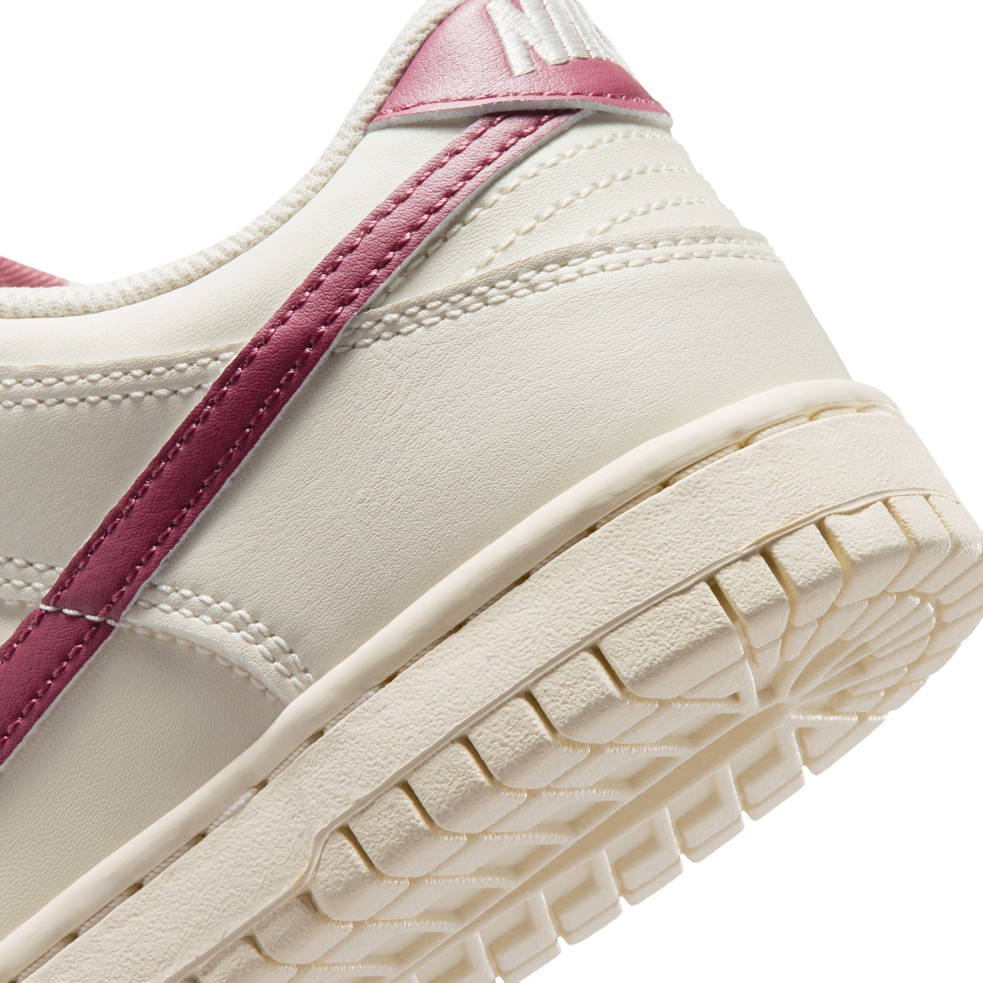 Tênis Nike Dunk Low Next Nature Infantil - Foto 8