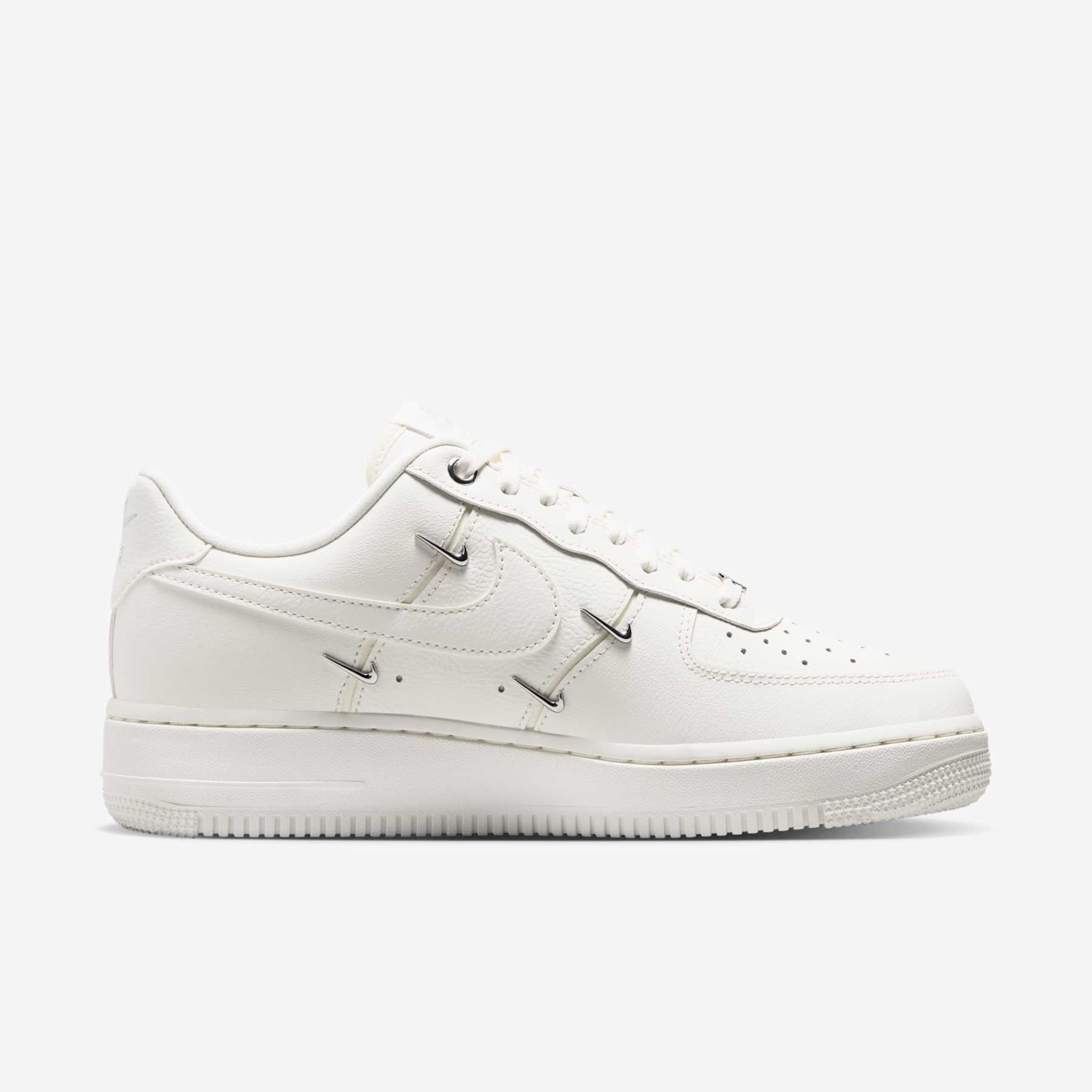 Tênis Nike Air Force 1 ’07 LV8 Feminino - Foto 3