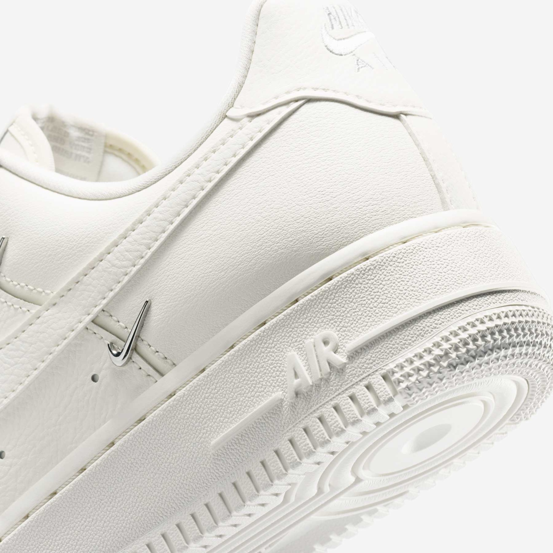 Tênis Nike Air Force 1 ’07 LV8 Feminino - Foto 8