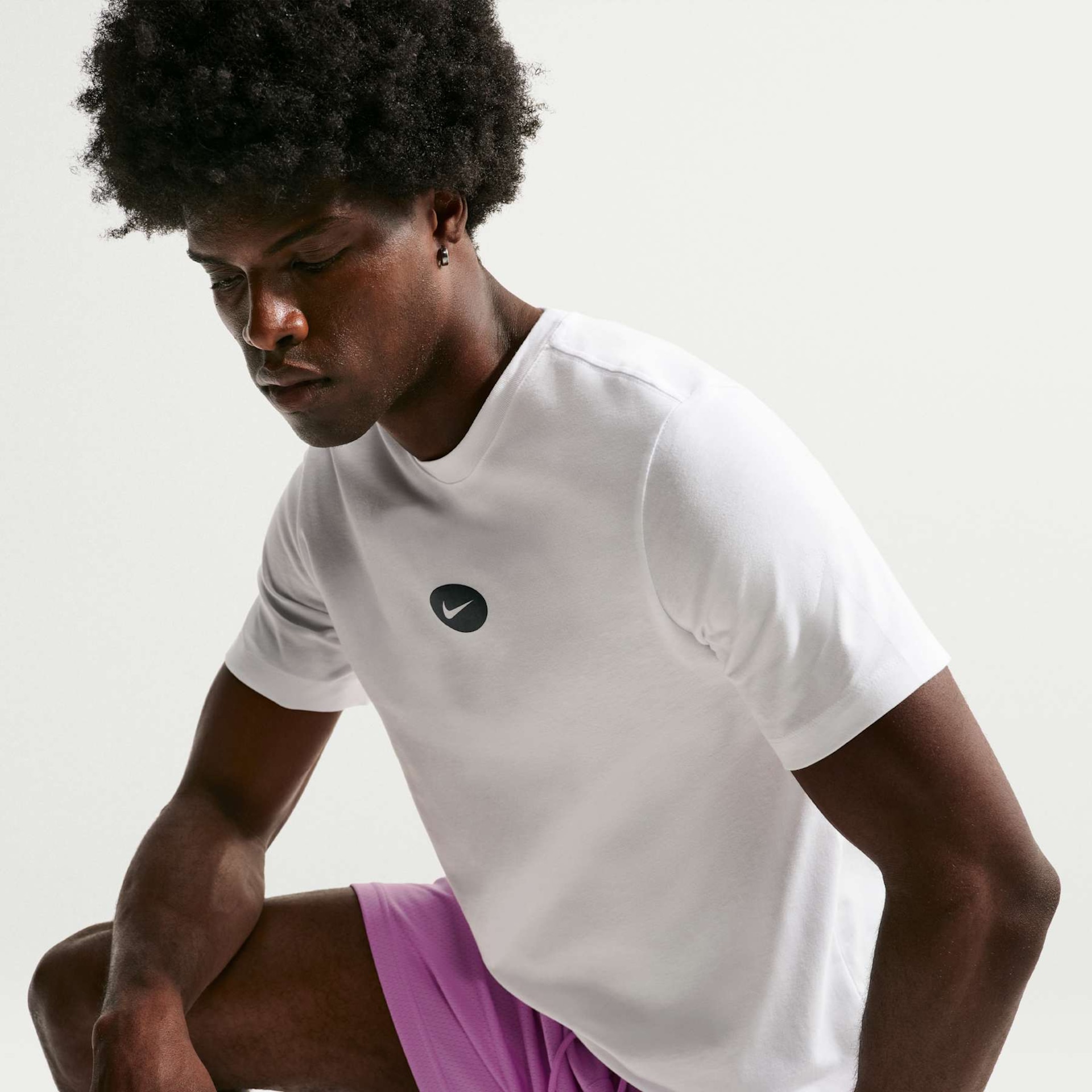 Camiseta Nike Sportswear Celebrate Brand Unissex - Foto 3