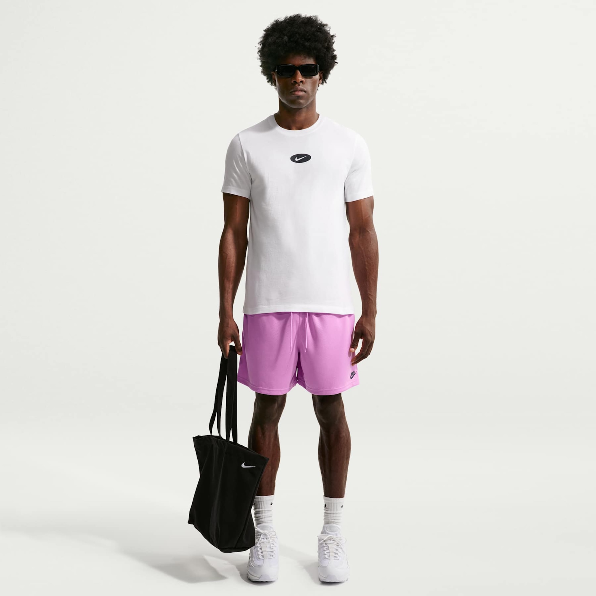 Camiseta Nike Sportswear Celebrate Brand Unissex - Foto 4