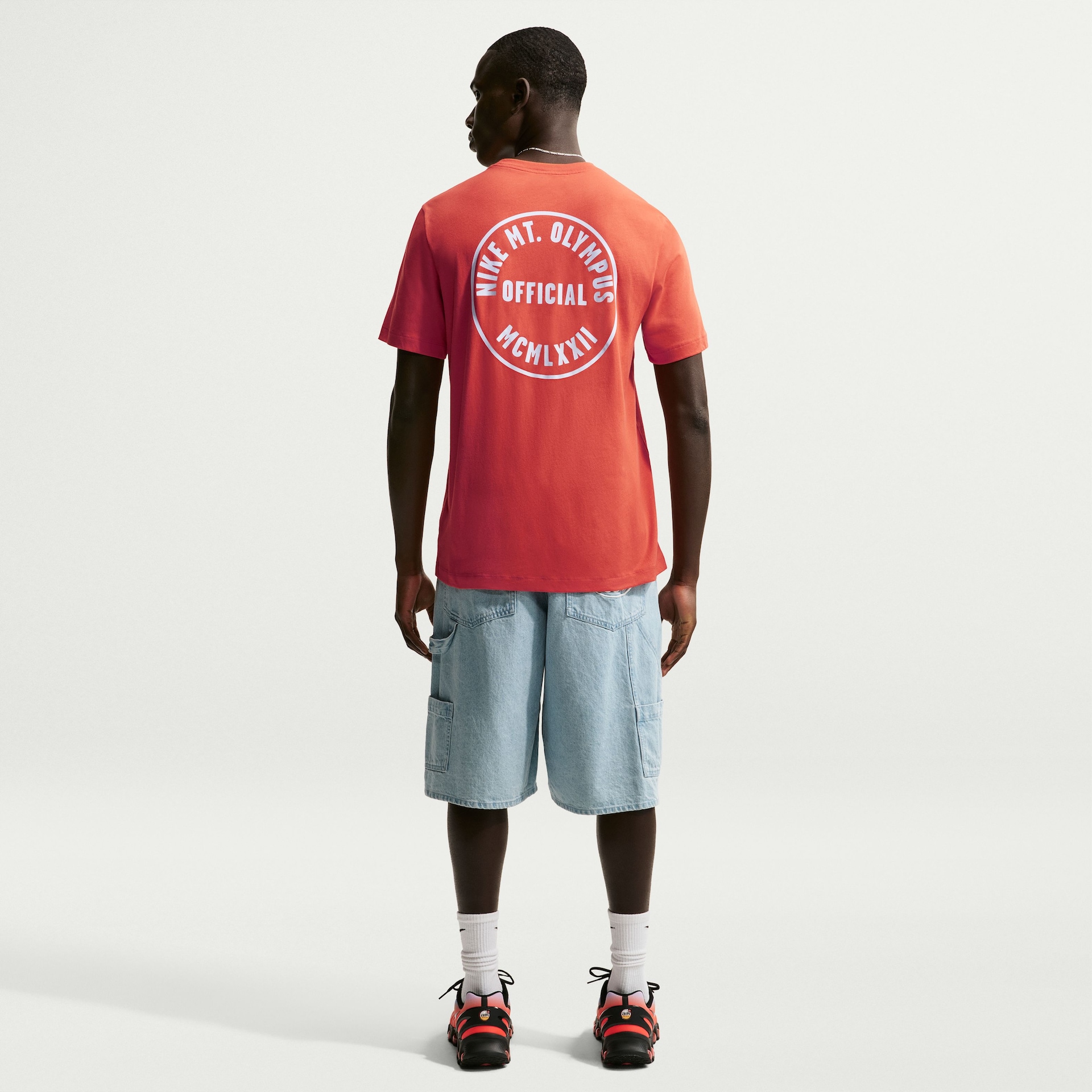 Camiseta Nike Sportswear Celebrate Brand Unissex - Foto 5