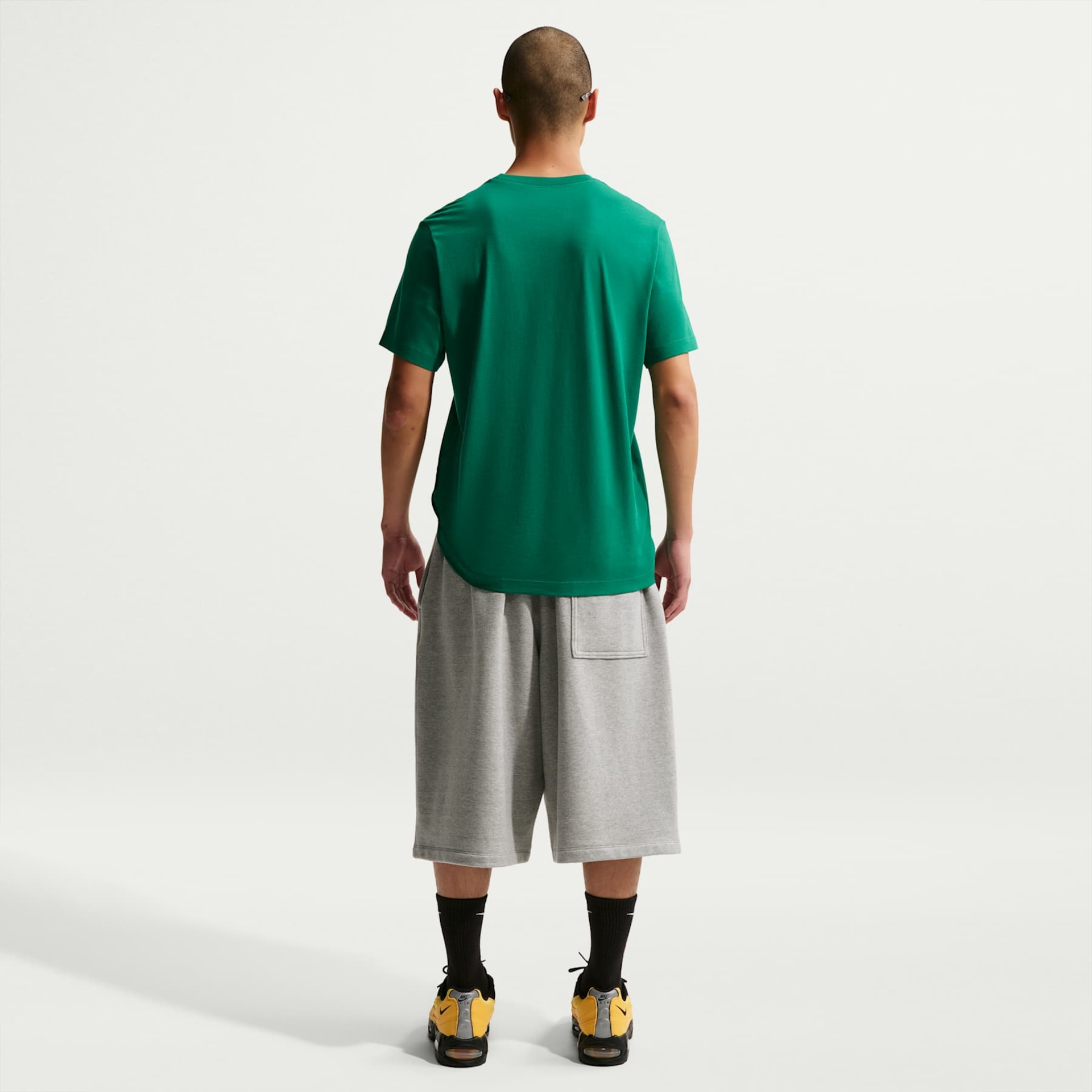Camiseta Nike Sportswear Celebrate Sport Unissex - Foto 5