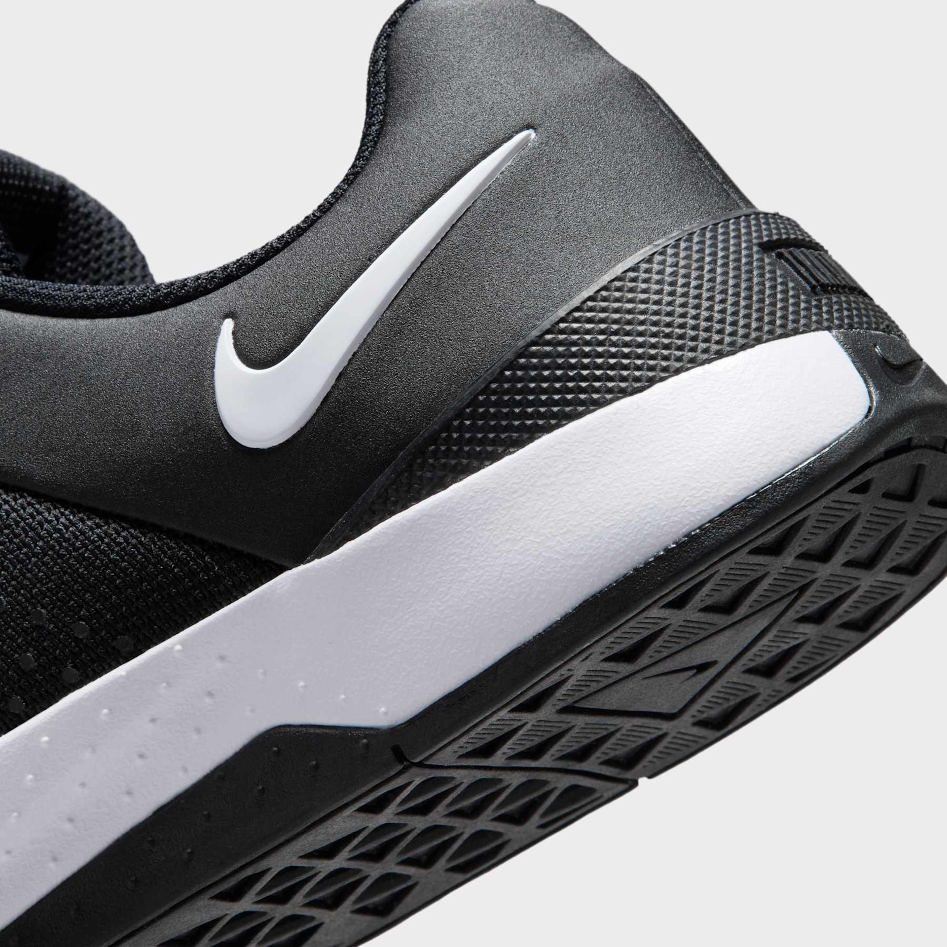 Tênis Nike MC Trainer 4 Feminino - Foto 8