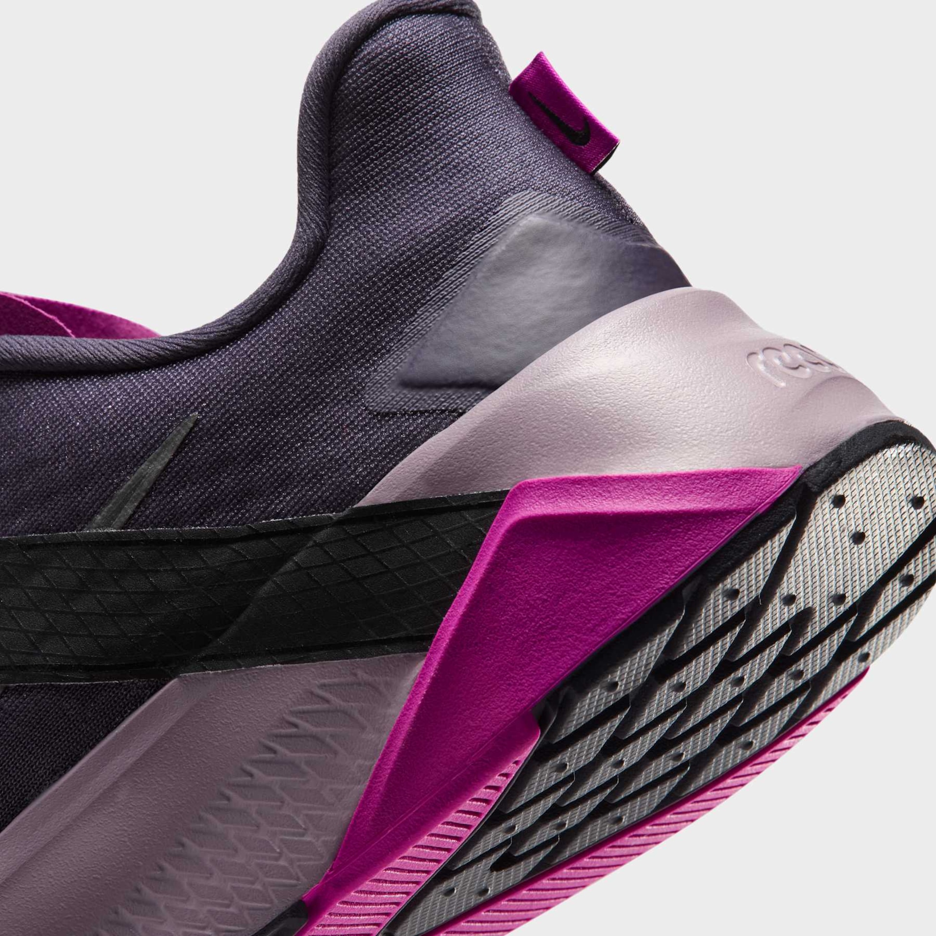 Tênis Nike Hybrid RN Feminino - Foto 8