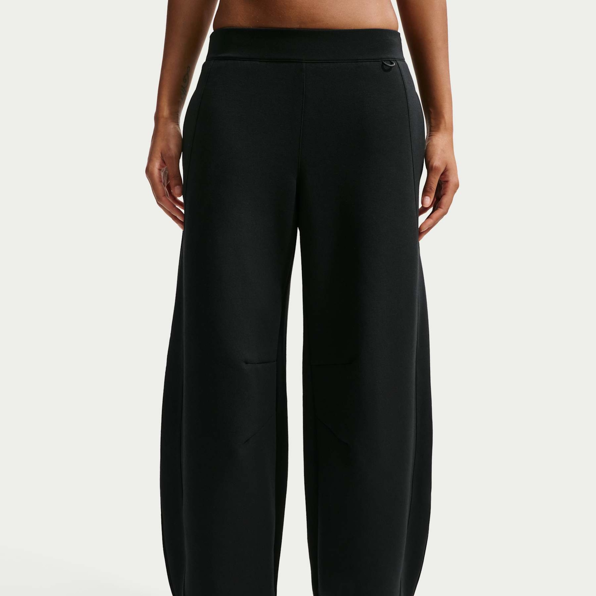 Calça Nike Wide Leg 24.7 Feminina - Foto 2