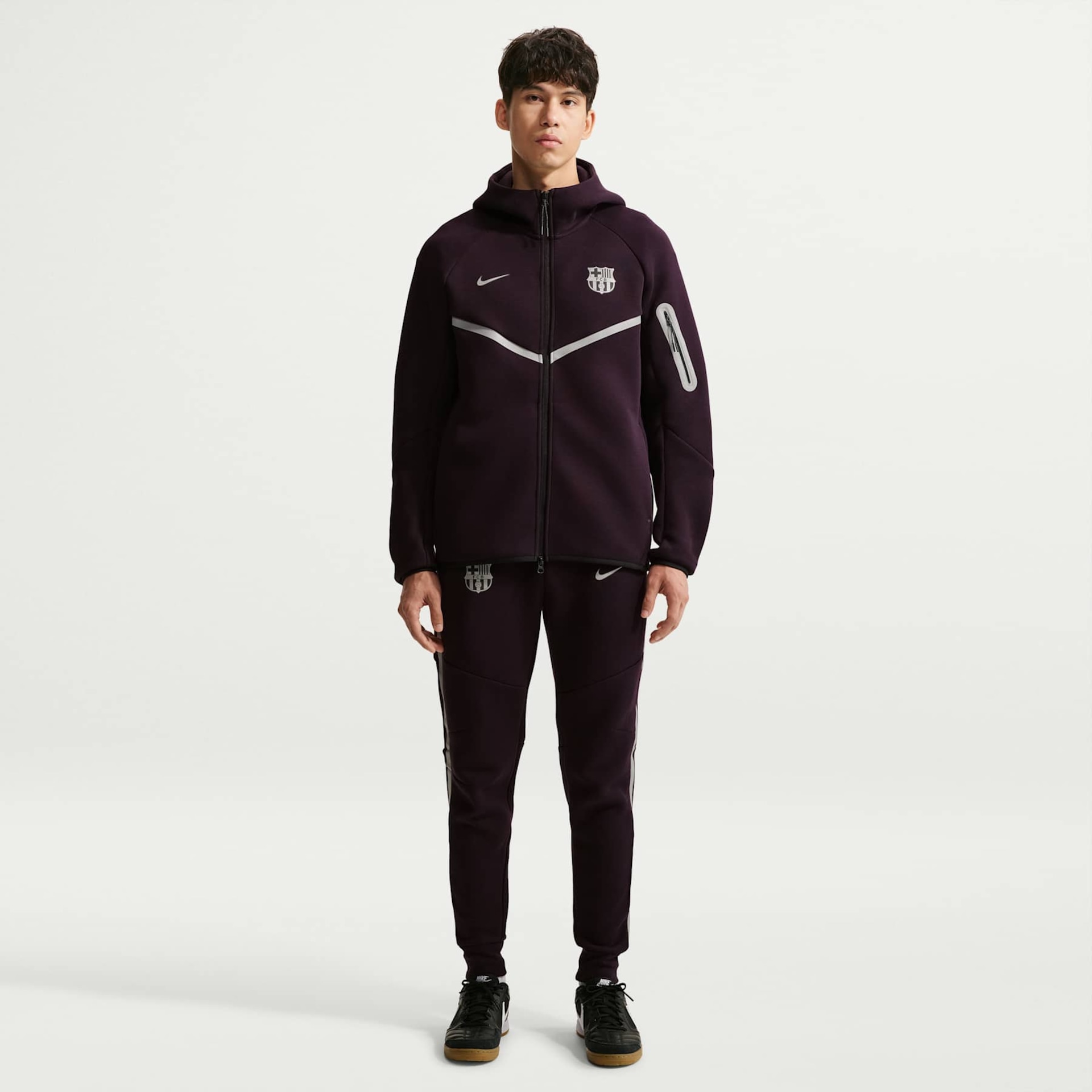 Jaqueta Barcelona Nike Tech Fleece Windrunner Masculina - Foto 4