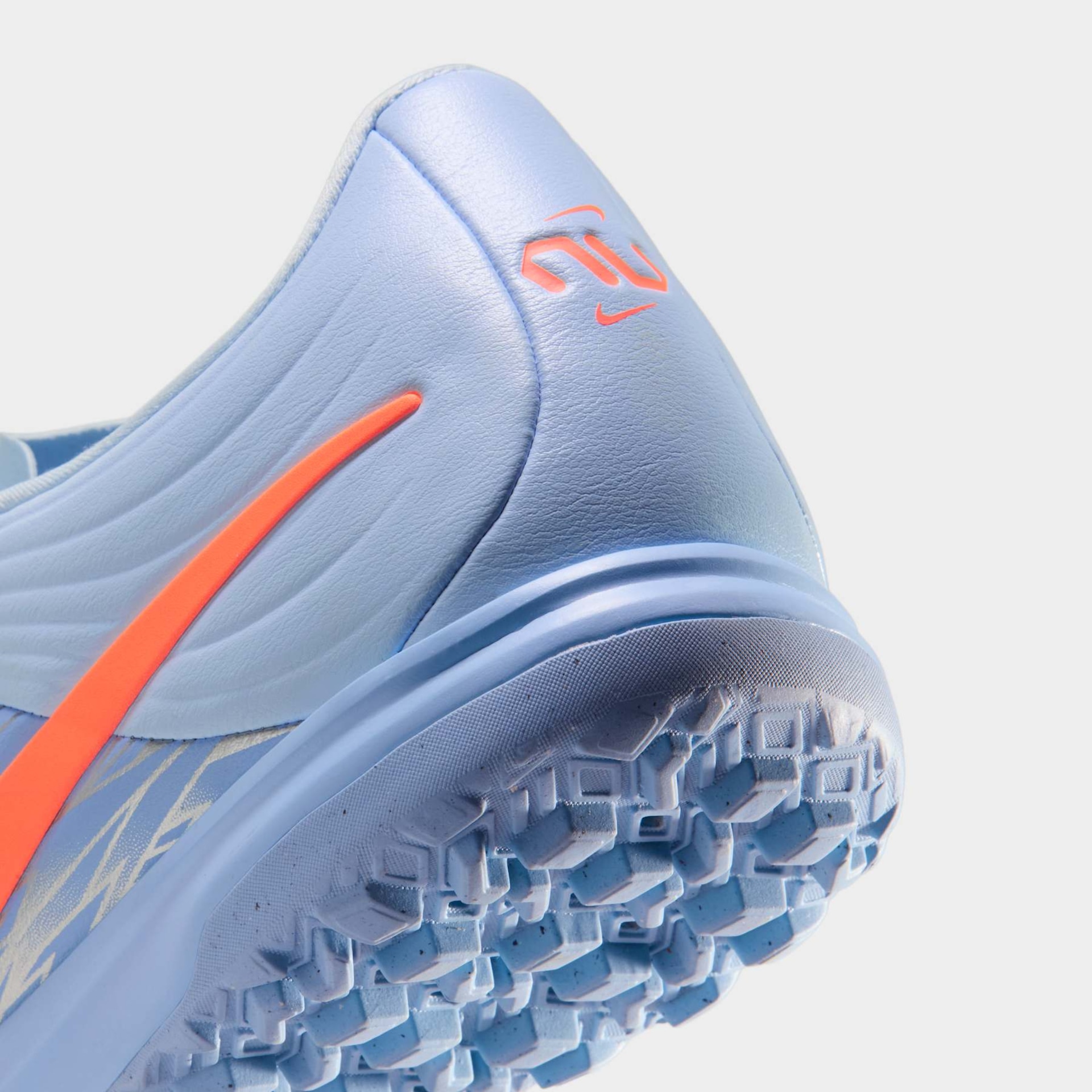 Chuteira Society Nike Tiempo Maestro Academy - Foto 8