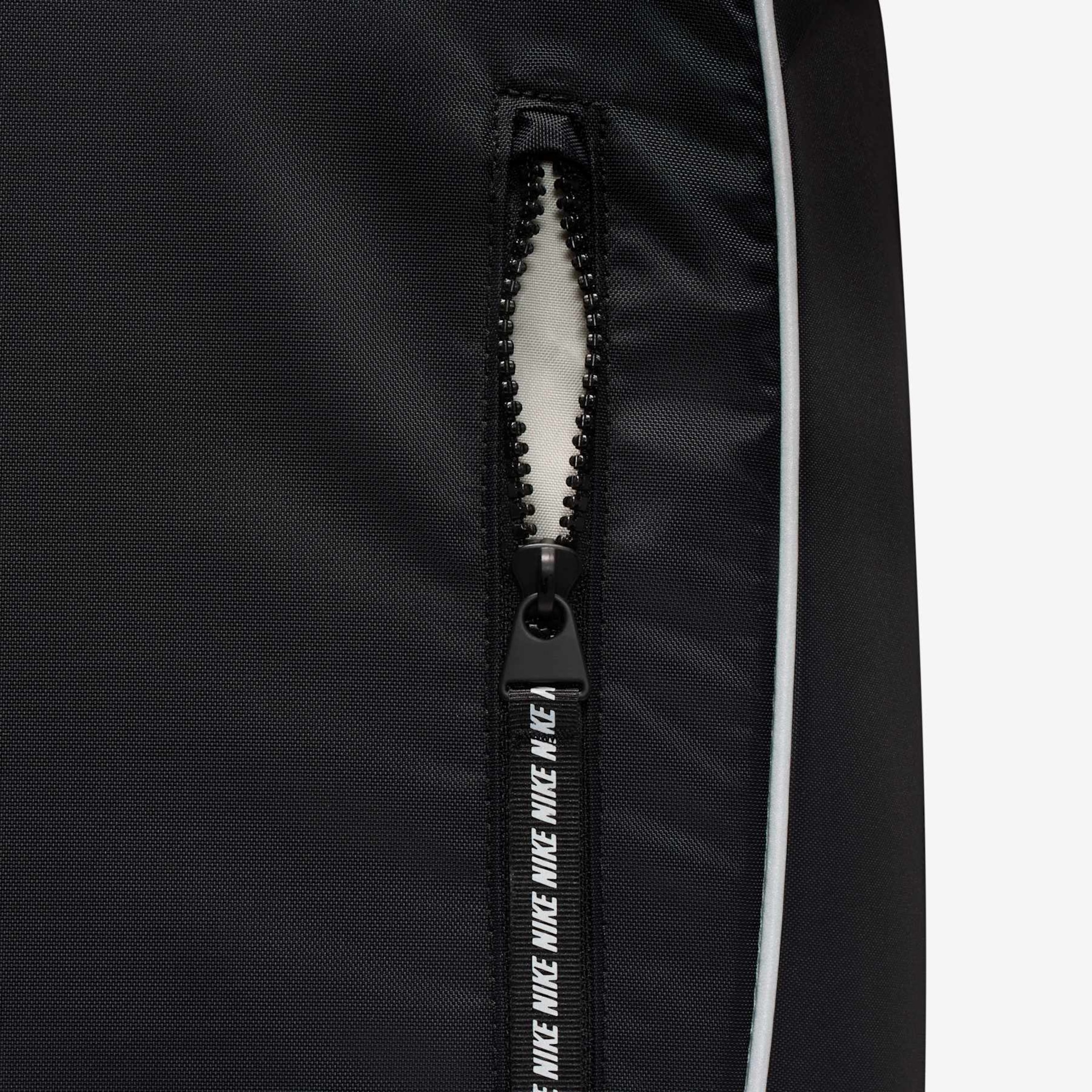 Mochila Nike Sportswear Commute Reflective Unissex - Foto 6