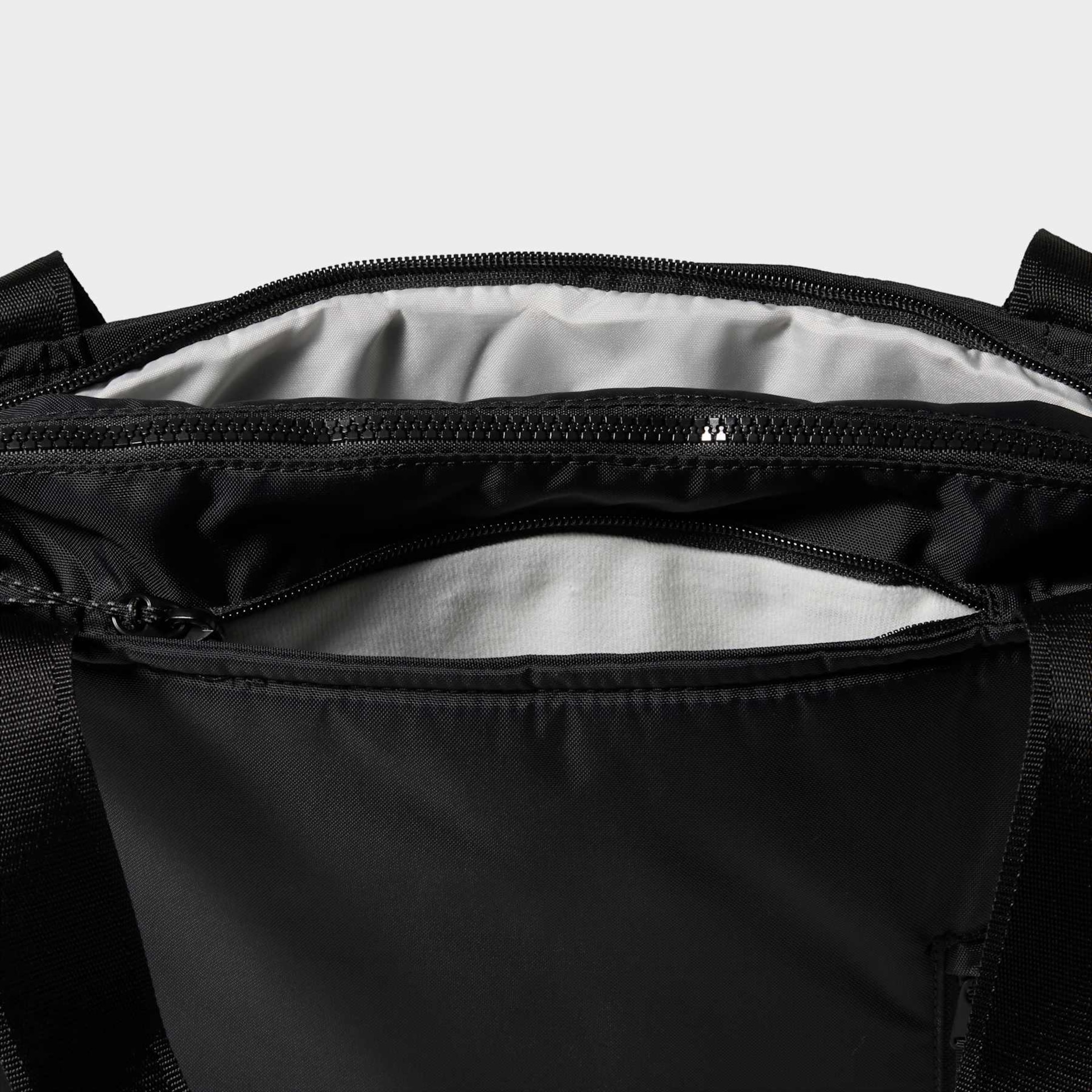 Bolsa Nike Sportswear Commute Tote Reflective Unissex - Foto 6