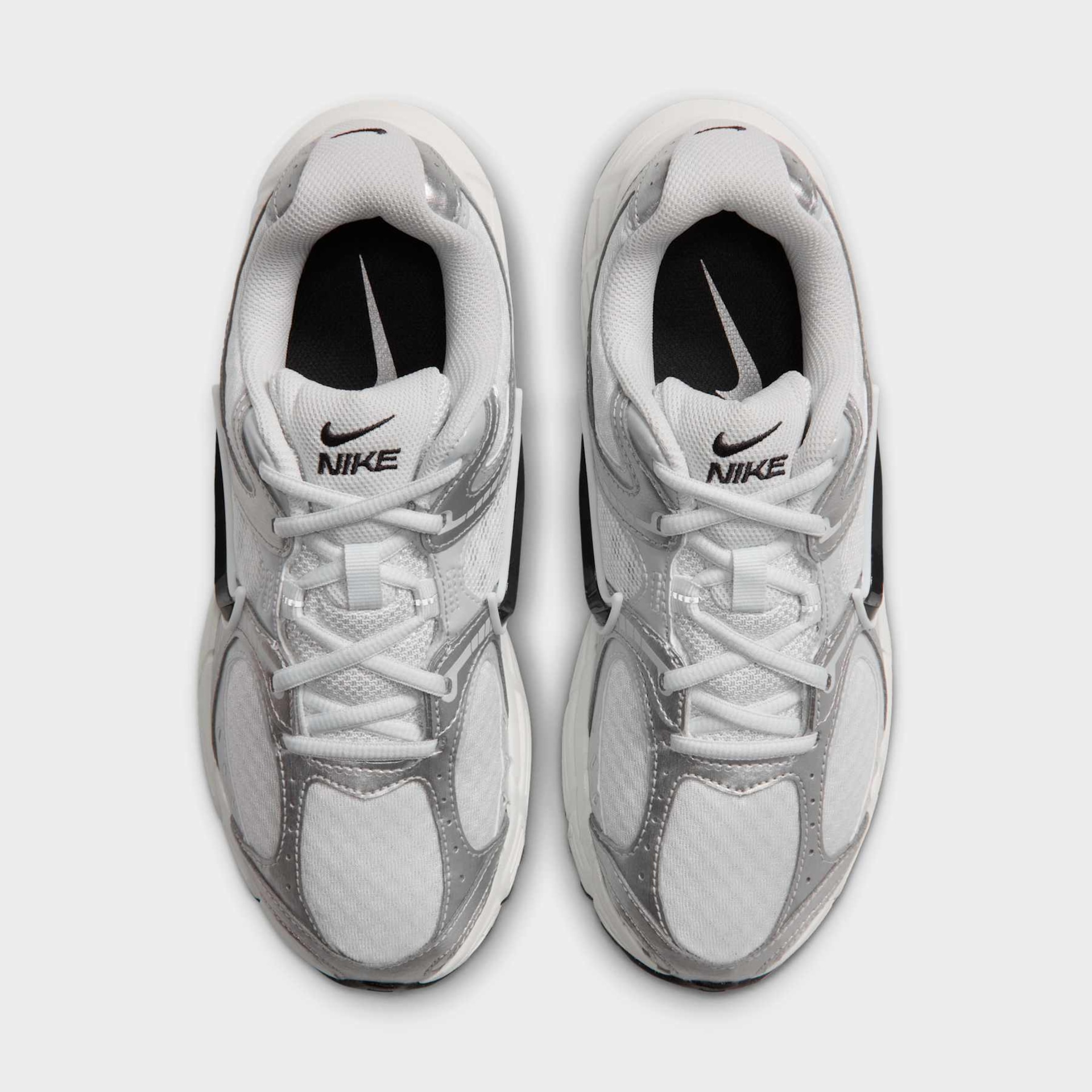 Tênis Nike V5 Runner Premium Feminino - Foto 4