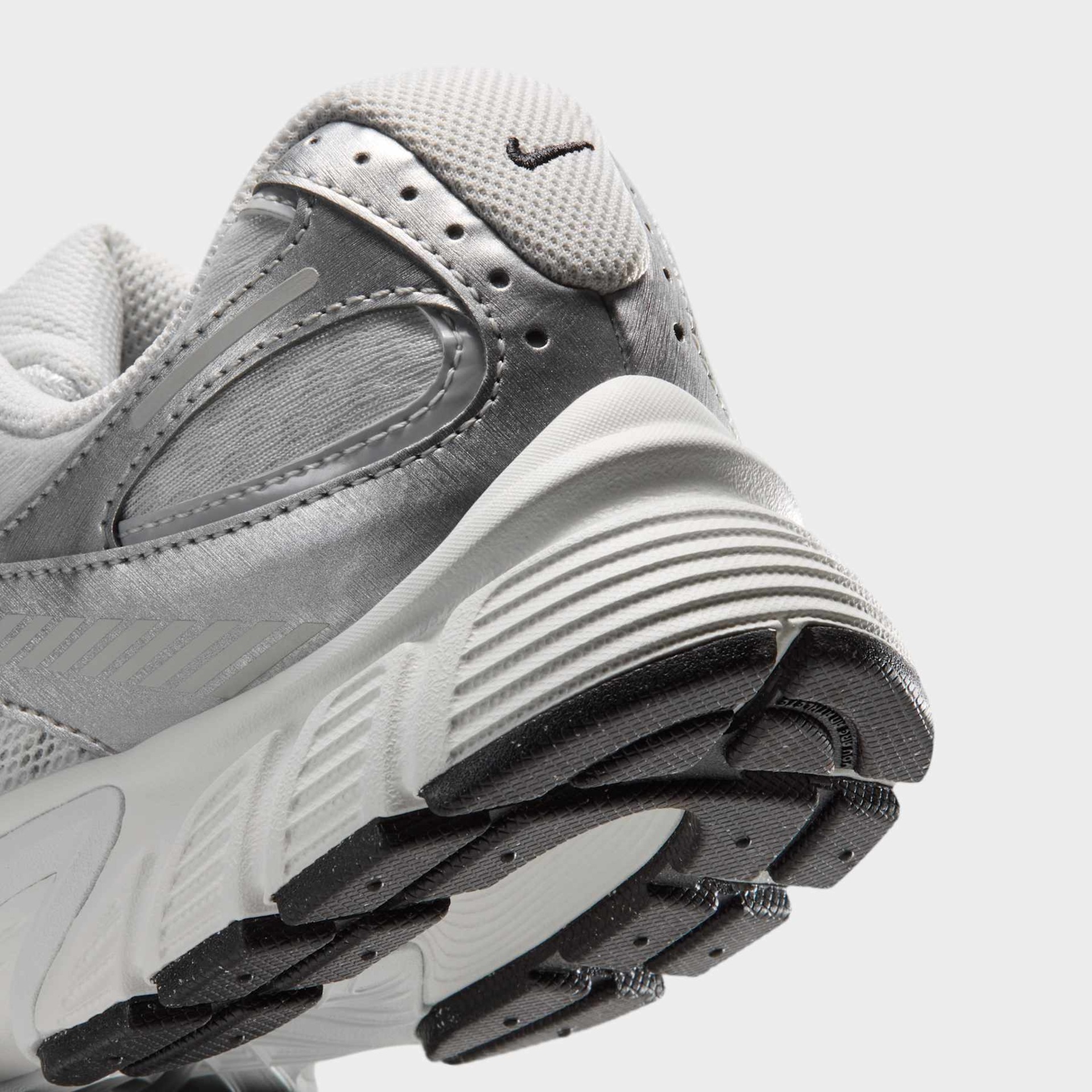 Tênis Nike V5 Runner Premium Feminino - Foto 8