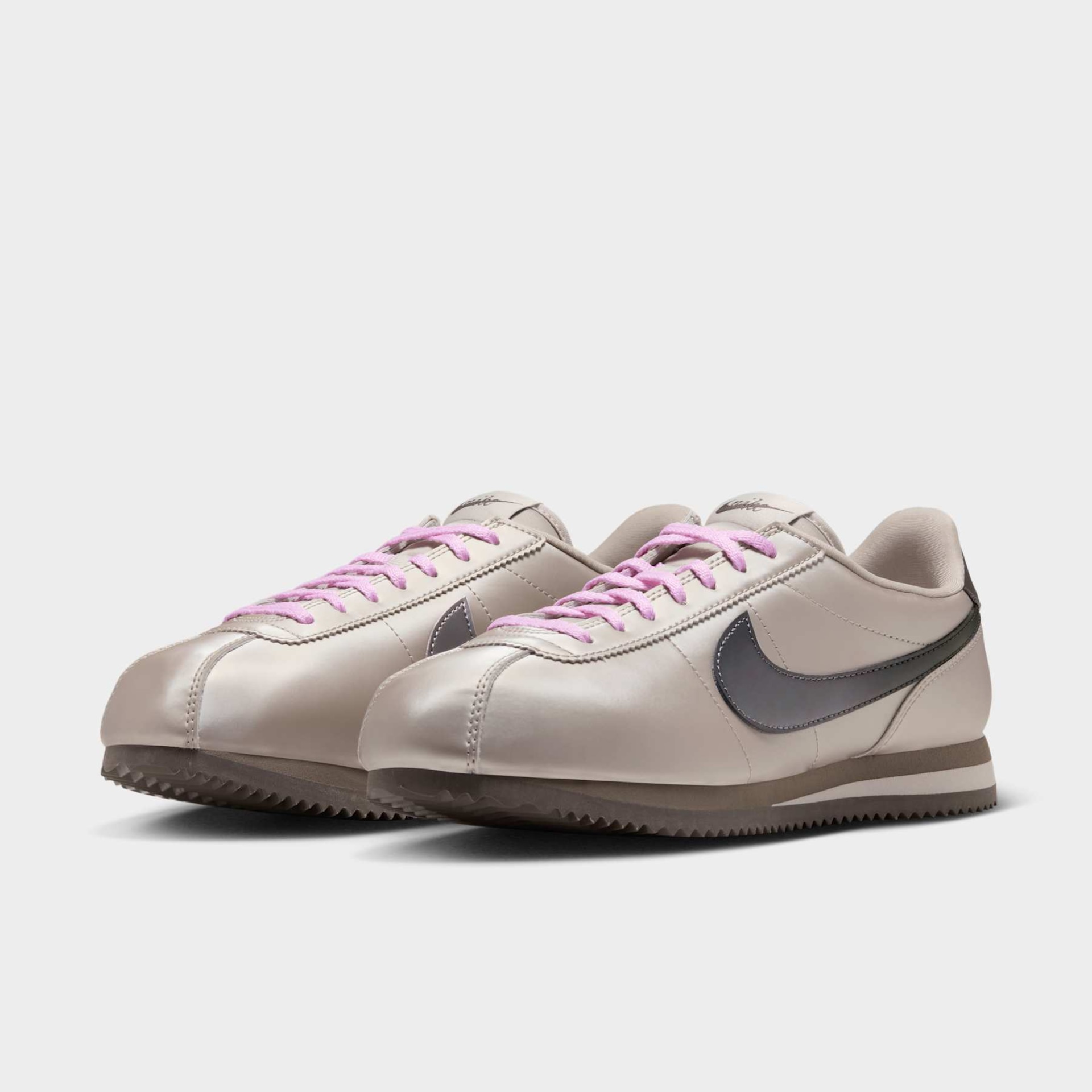 Tênis Nike Cortez SE Feminino - Foto 5