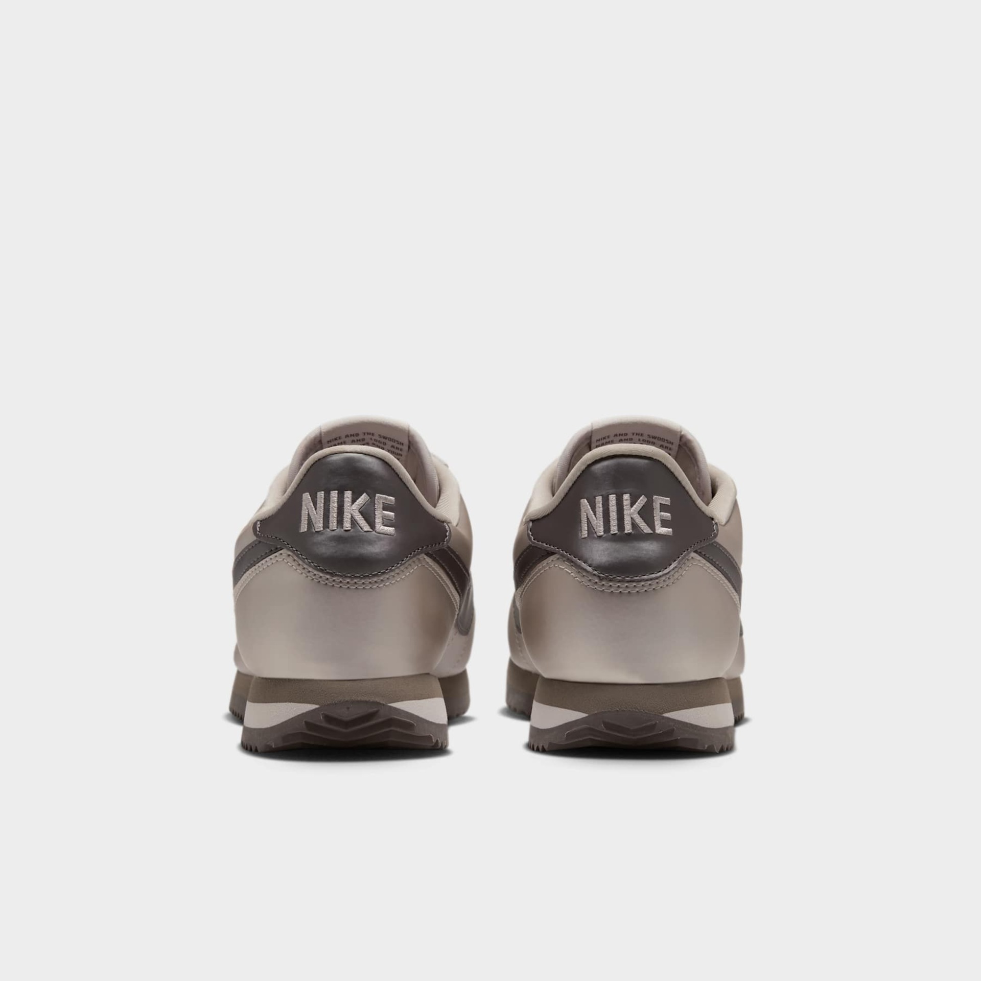 Tênis Nike Cortez SE Feminino - Foto 6