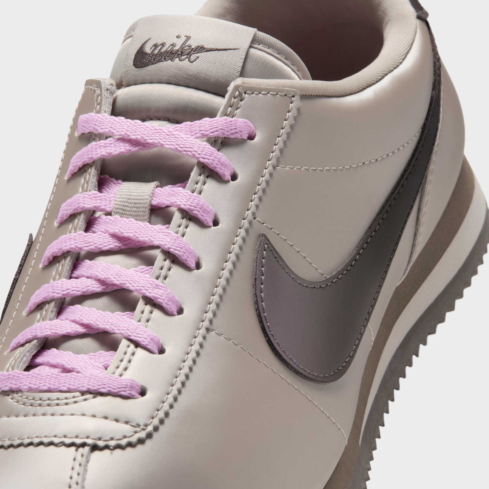 Tênis Nike Cortez SE Feminino - Foto 7