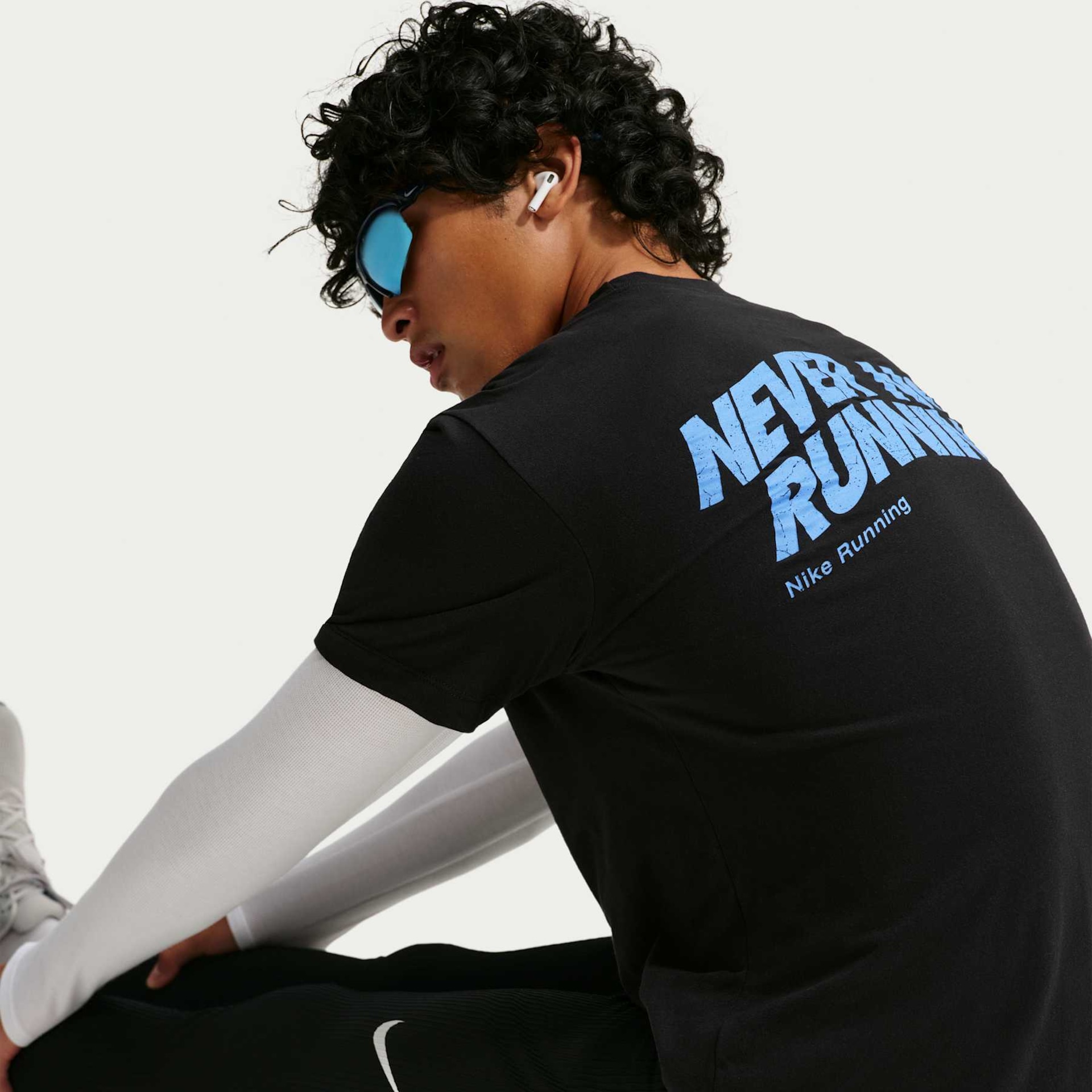 Camiseta Dri-FIT Nike Run Heritage Masculina - Foto 3