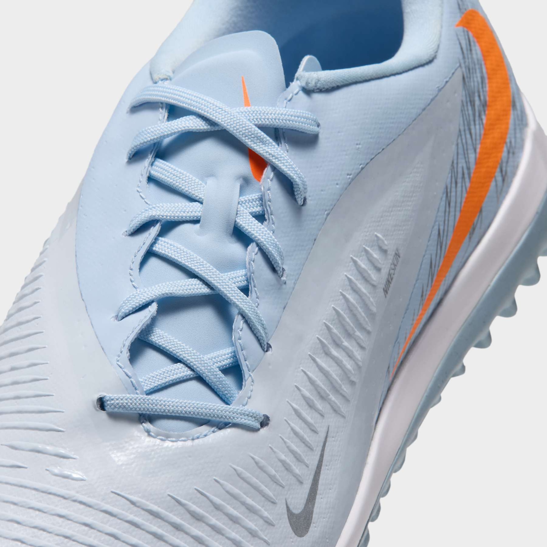 Chuteira Society Nike Phantom 6 Academy Low - Foto 7