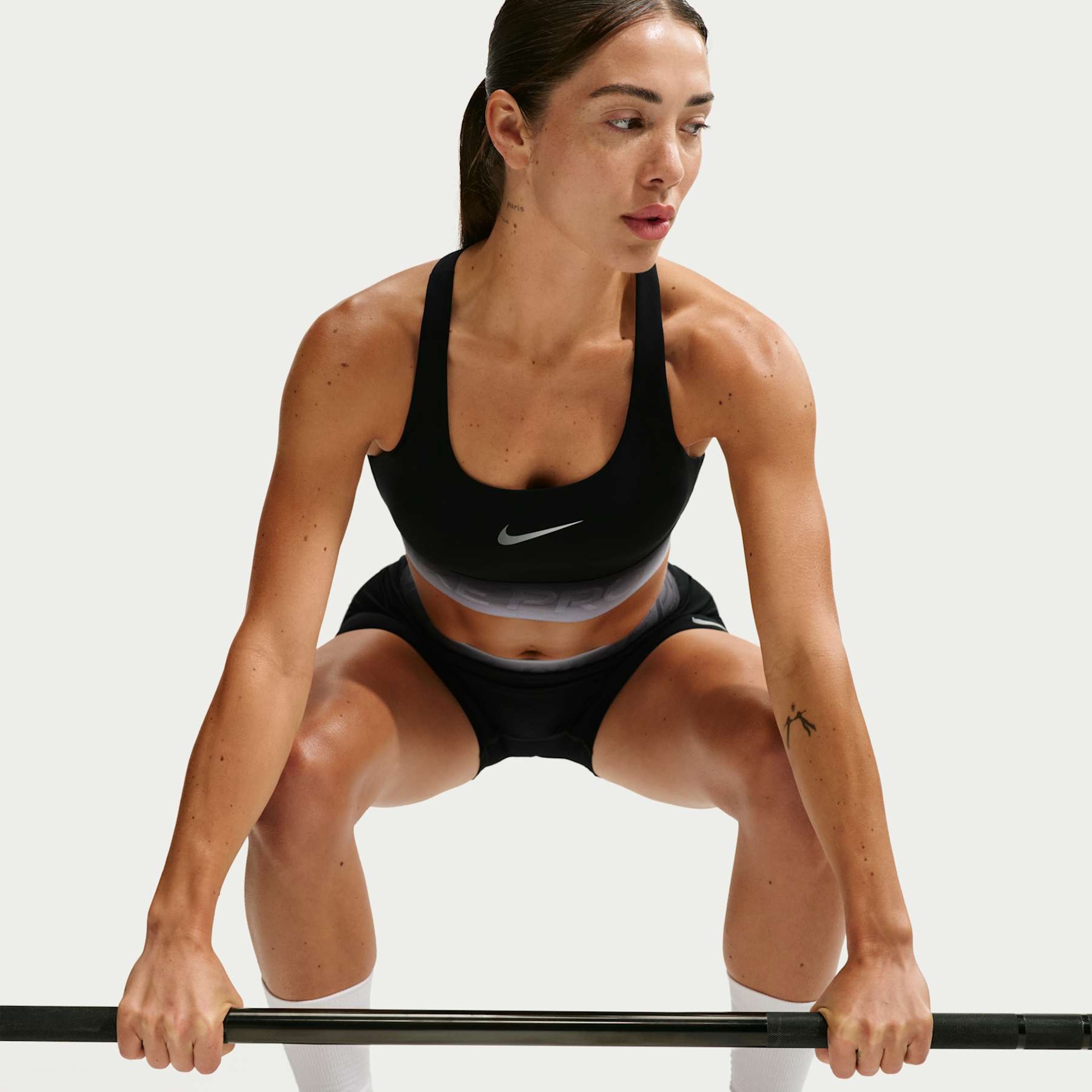 Top Dri-FIT Nike Pro Feminino - Foto 3