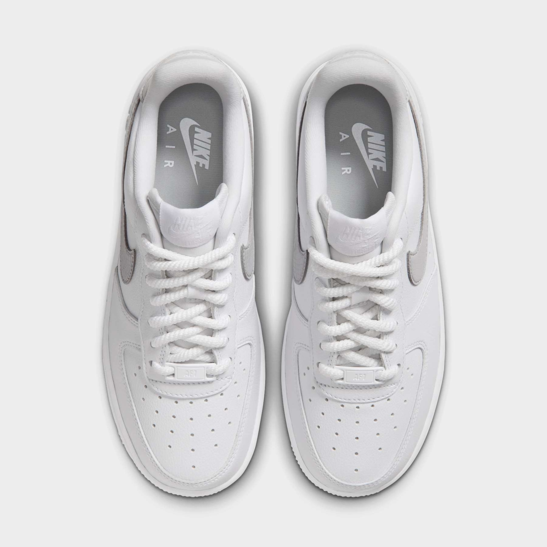 Tênis Nike Air Force 1 '07 Essential Feminino - Foto 4