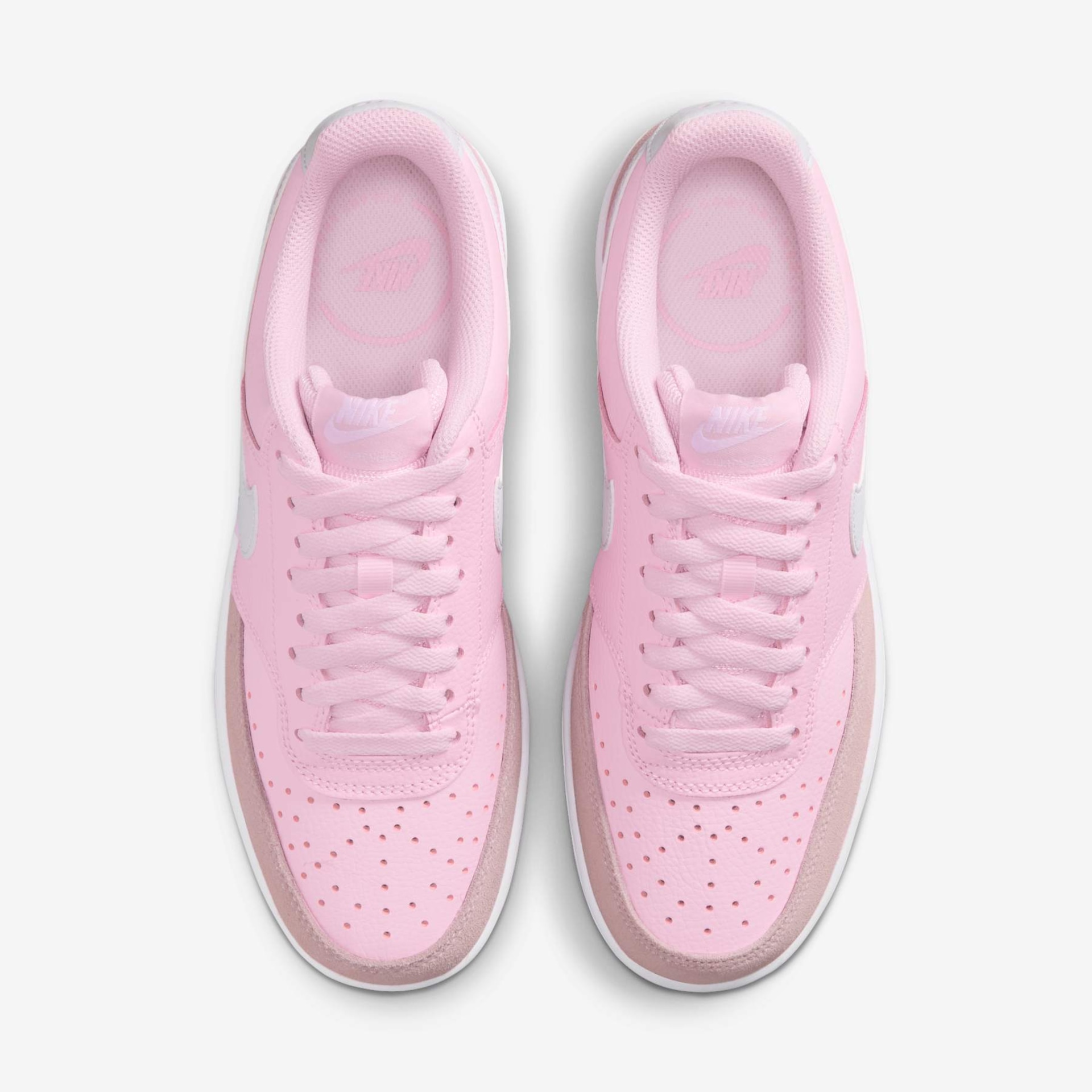 Tênis Nike Court Vision Low Suede Feminino - Foto 4