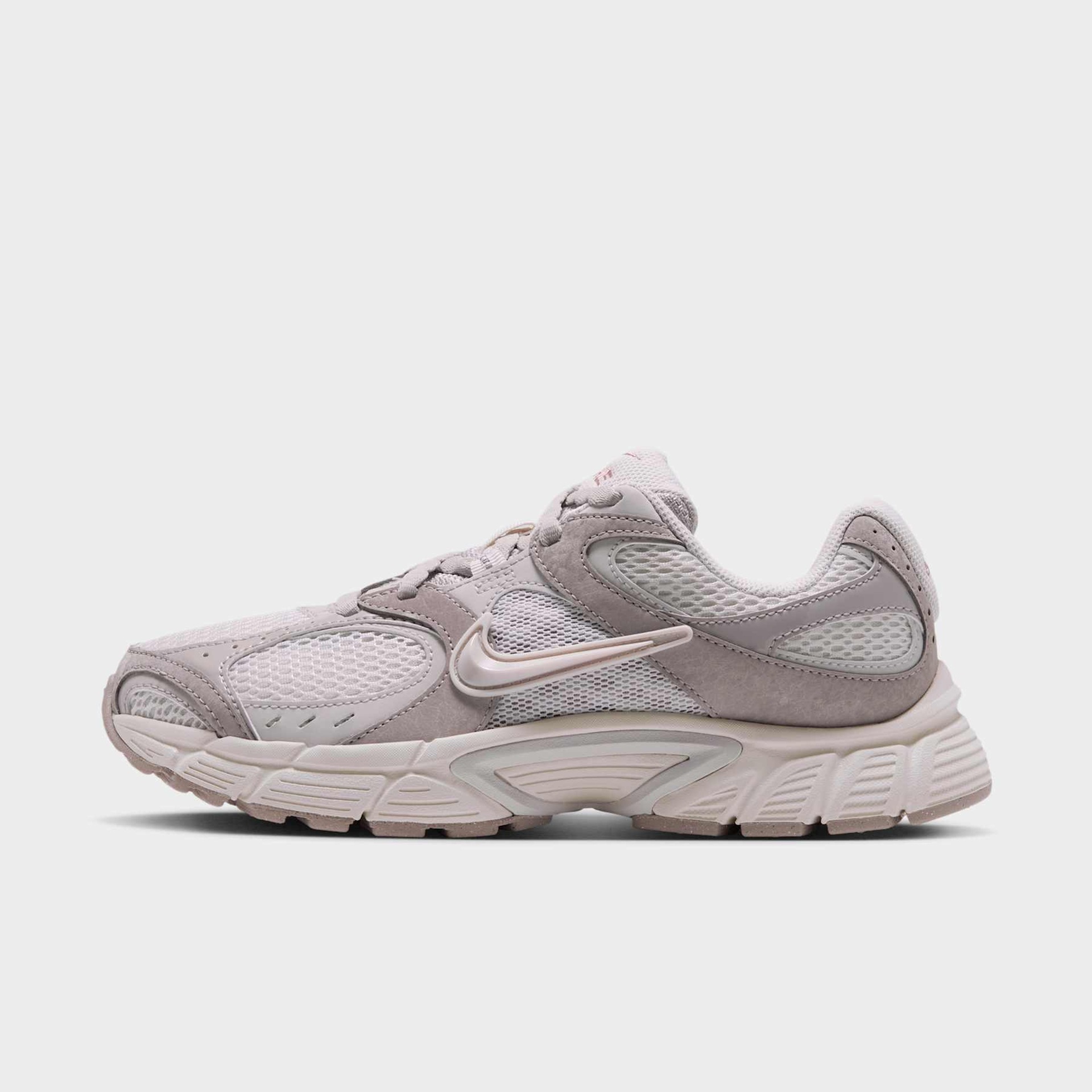Tênis Nike V5 Runner Feminino - Foto 1