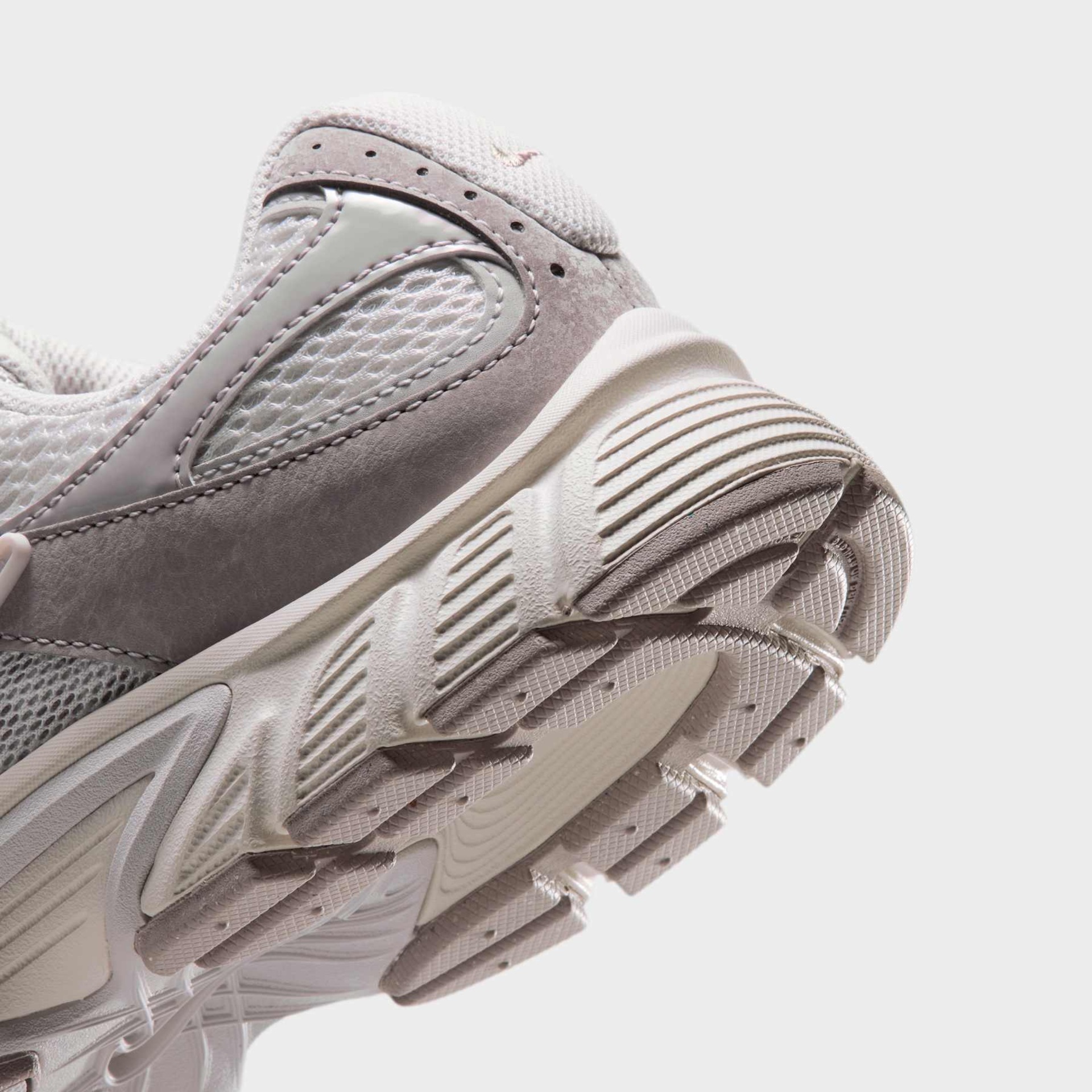 Tênis Nike V5 Runner Feminino - Foto 8