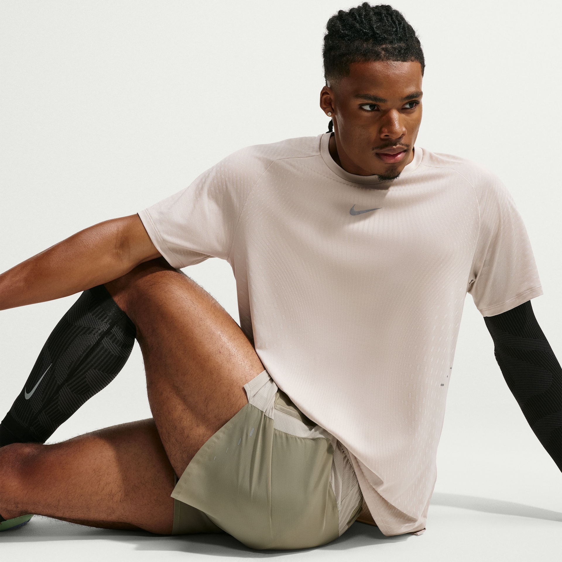 Camiseta Nike Aero-FIT Stride Masculina - Foto 3