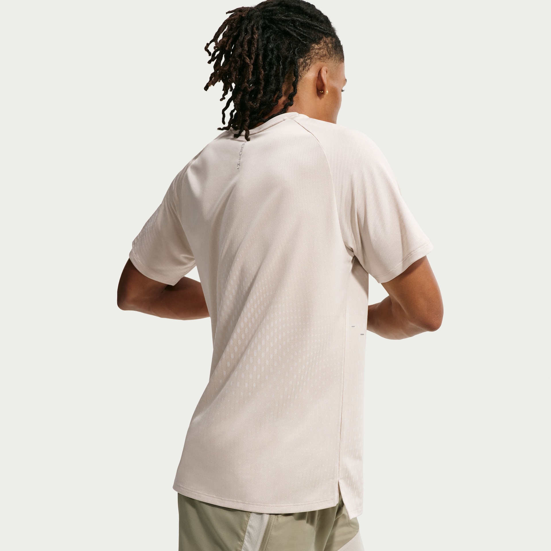 Camiseta Nike Aero-FIT Stride Masculina - Foto 4